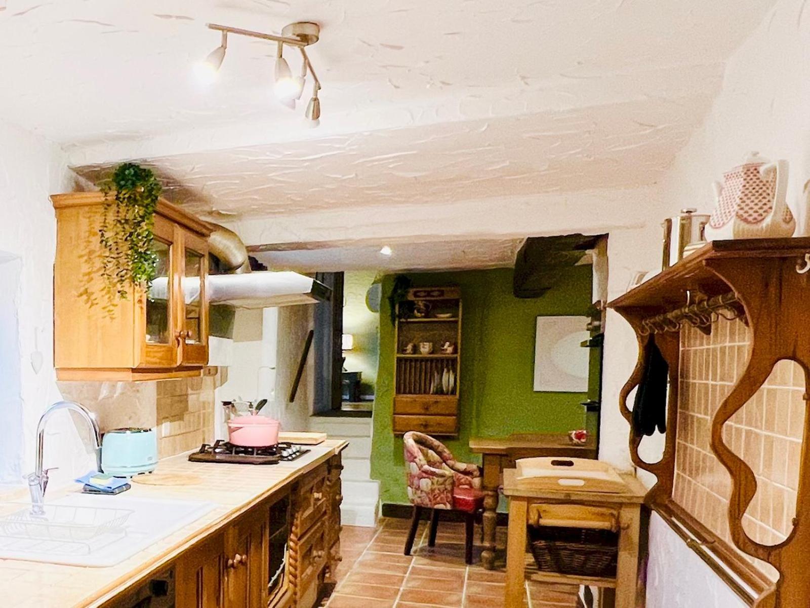 Dene Cottage - Perfect for 8 & Pets in Youlgreave