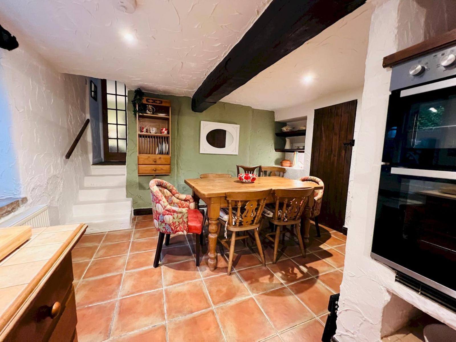Dene Cottage - Perfect for 8 & Pets in Youlgreave