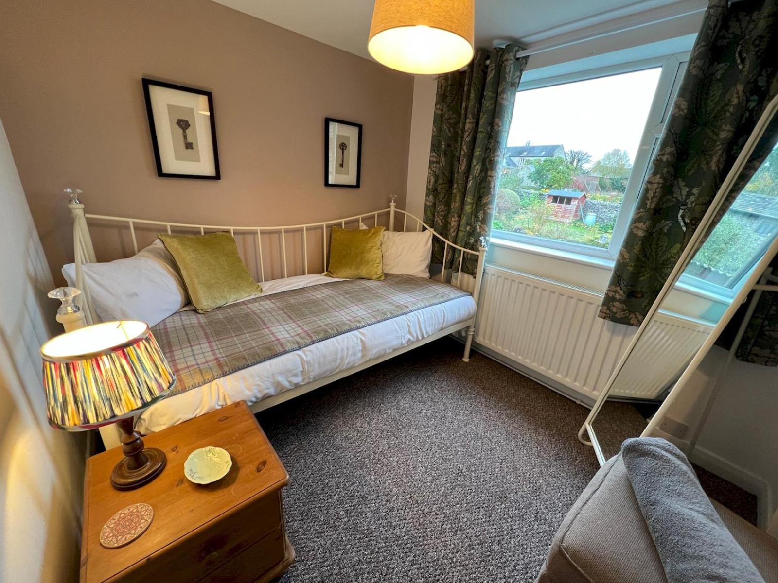 Dene Cottage - Perfect for 8 & Pets in Youlgreave