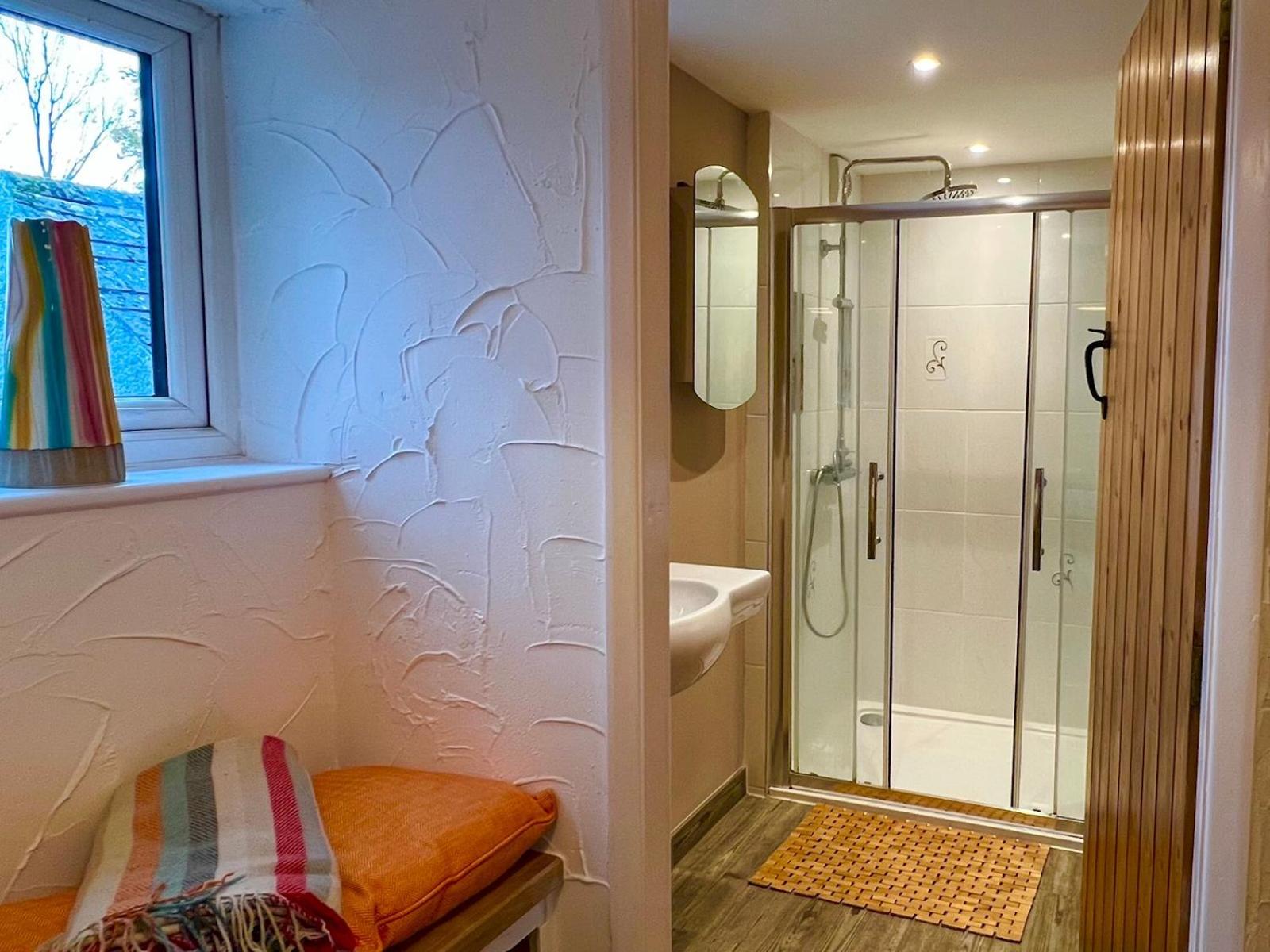 Dene Cottage - Perfect for 8 & Pets in Youlgreave
