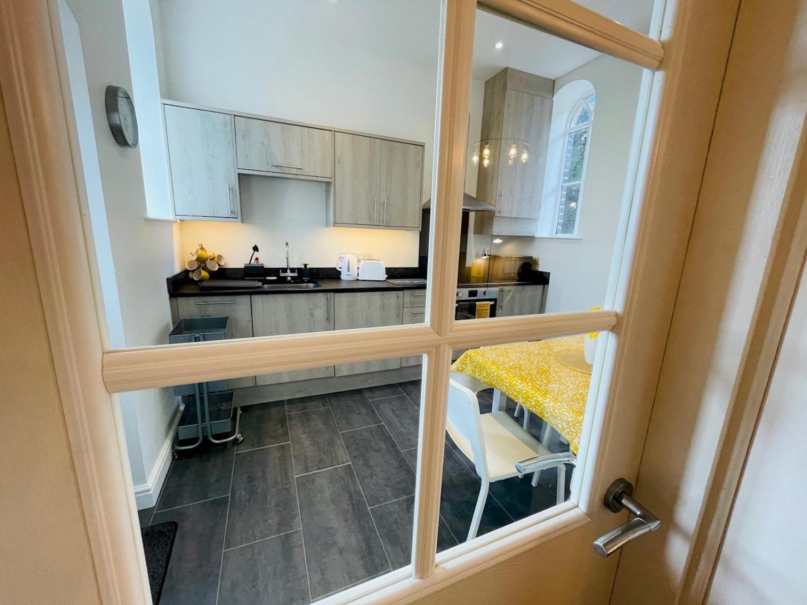 Converted Sunday School for 4 with Views & Garden - Pass the Keys