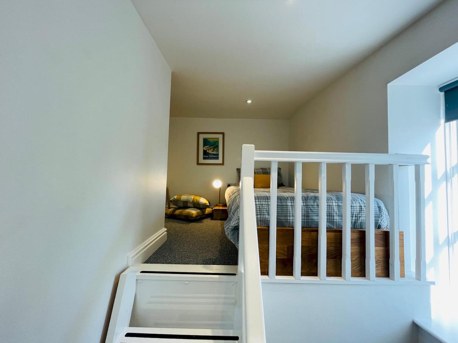 Converted Sunday School for 4 with Views & Garden - Pass the Keys