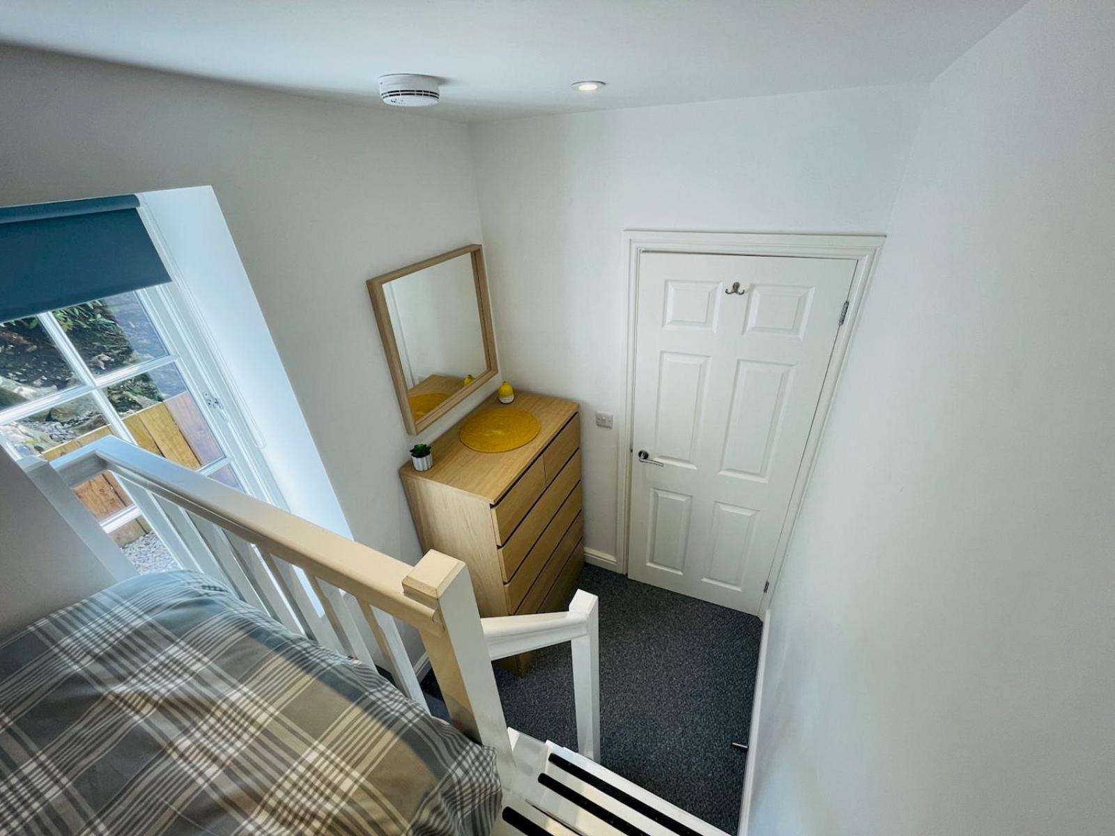 Converted Sunday School for 4 with Views & Garden - Pass the Keys