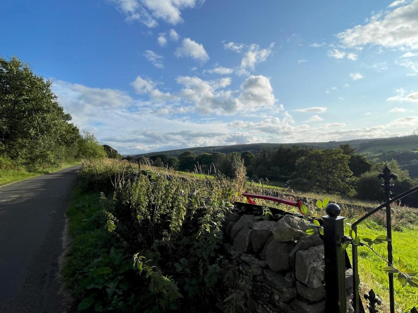 Converted Sunday School for 4 with Views & Garden - Pass the Keys