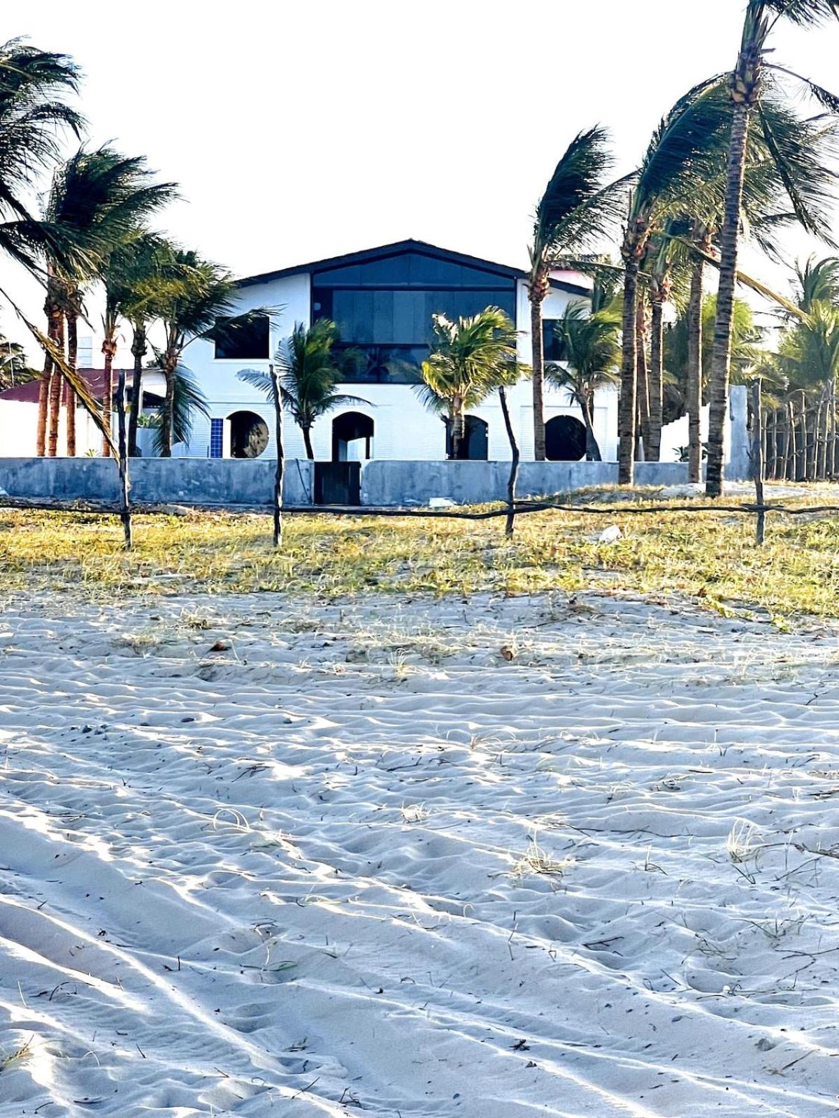 Kitesurfing Paradise, Beautiful Beach House