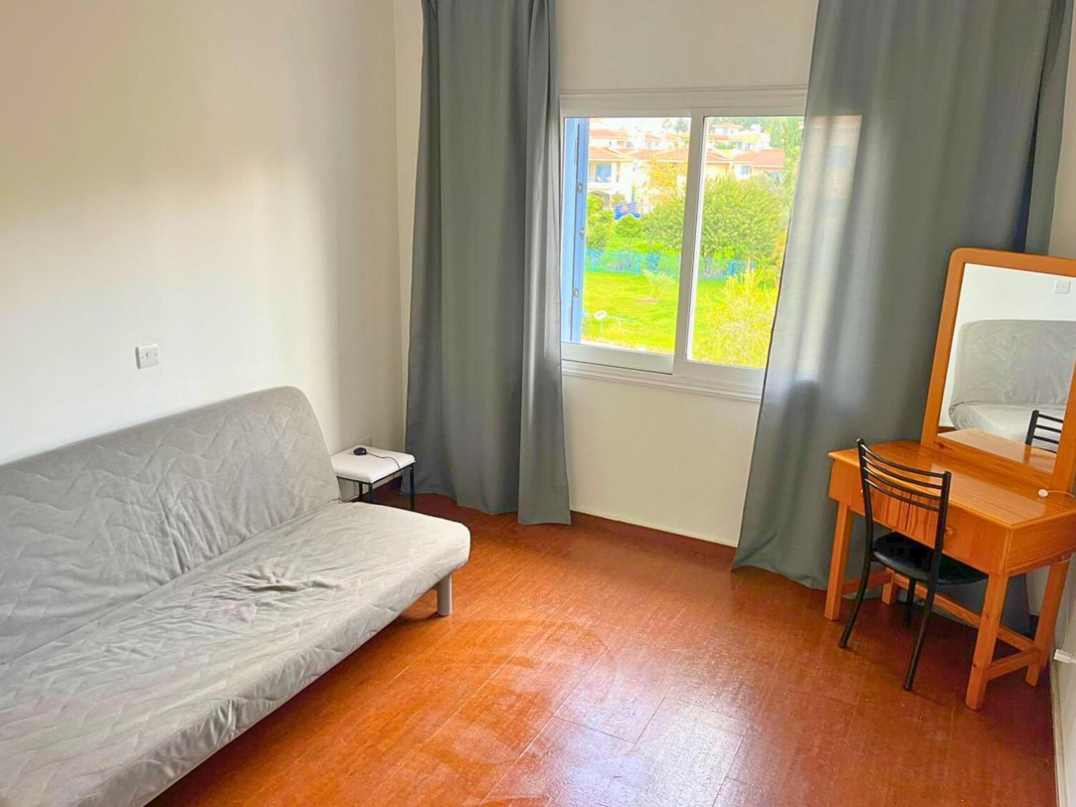 Paradise Gardens Cozy Oasis with AC, WIFI, and pool