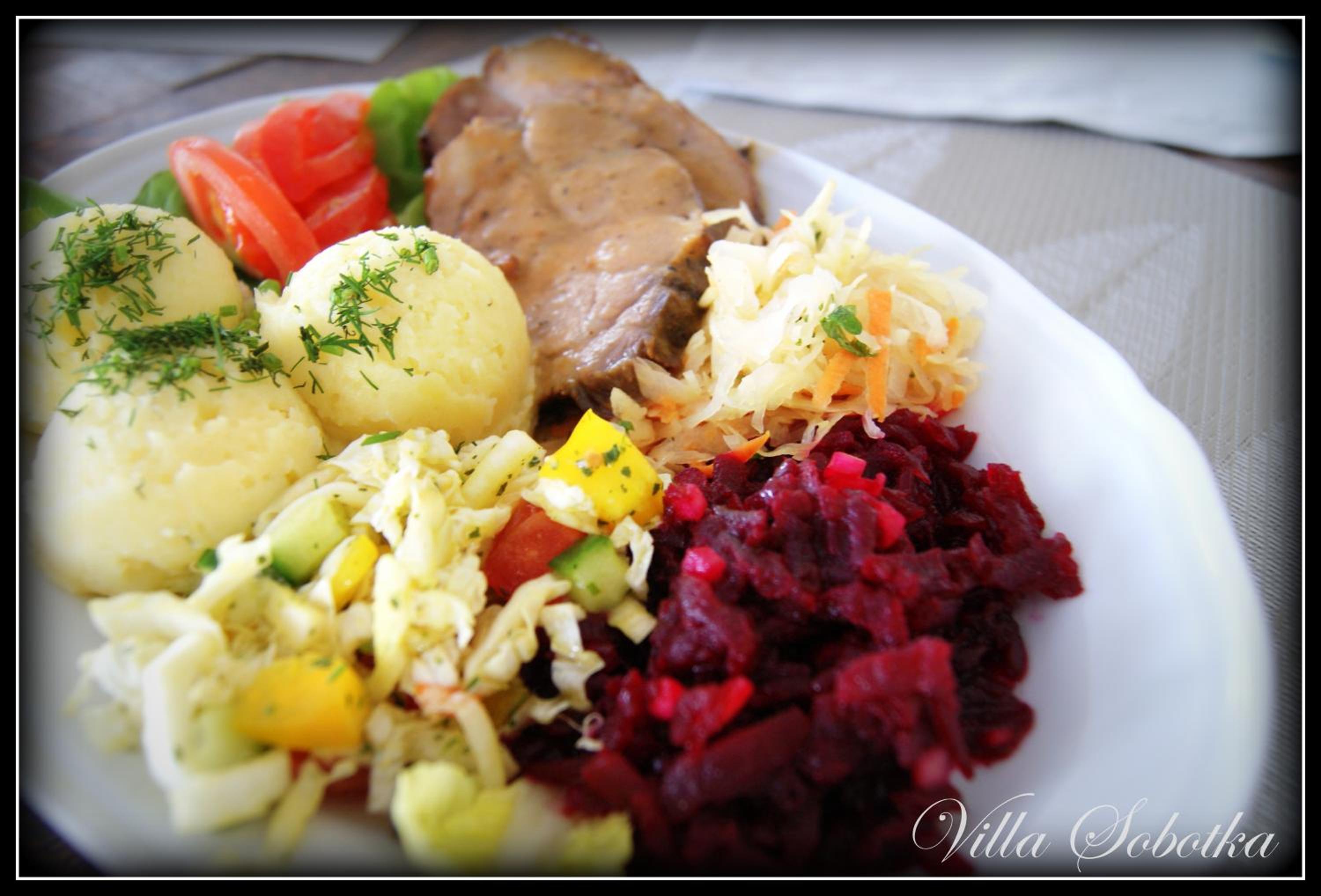 Villa Sobótka en Sobótka — dining
