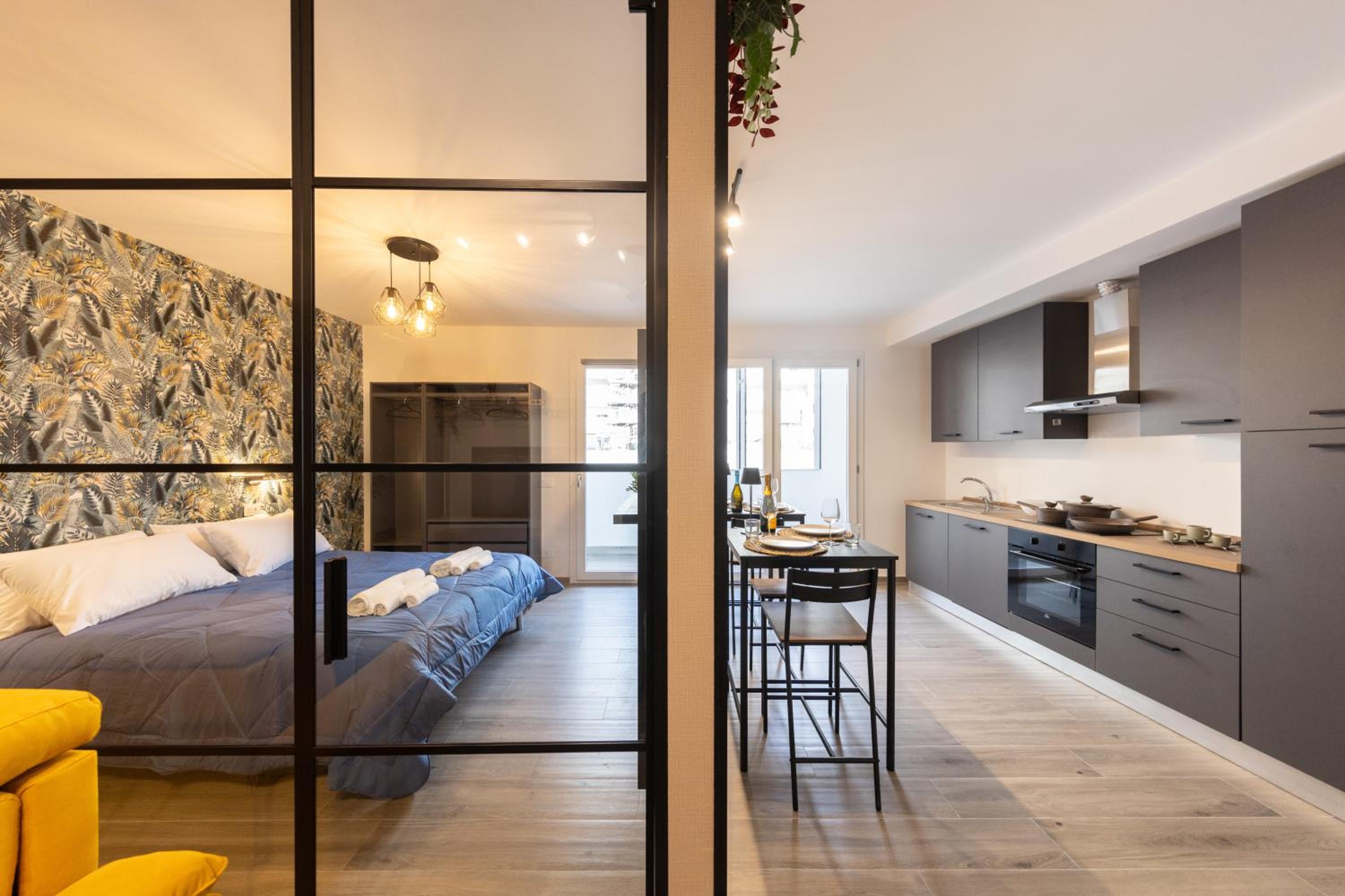 Urban Chic Luxury Suite Apartments