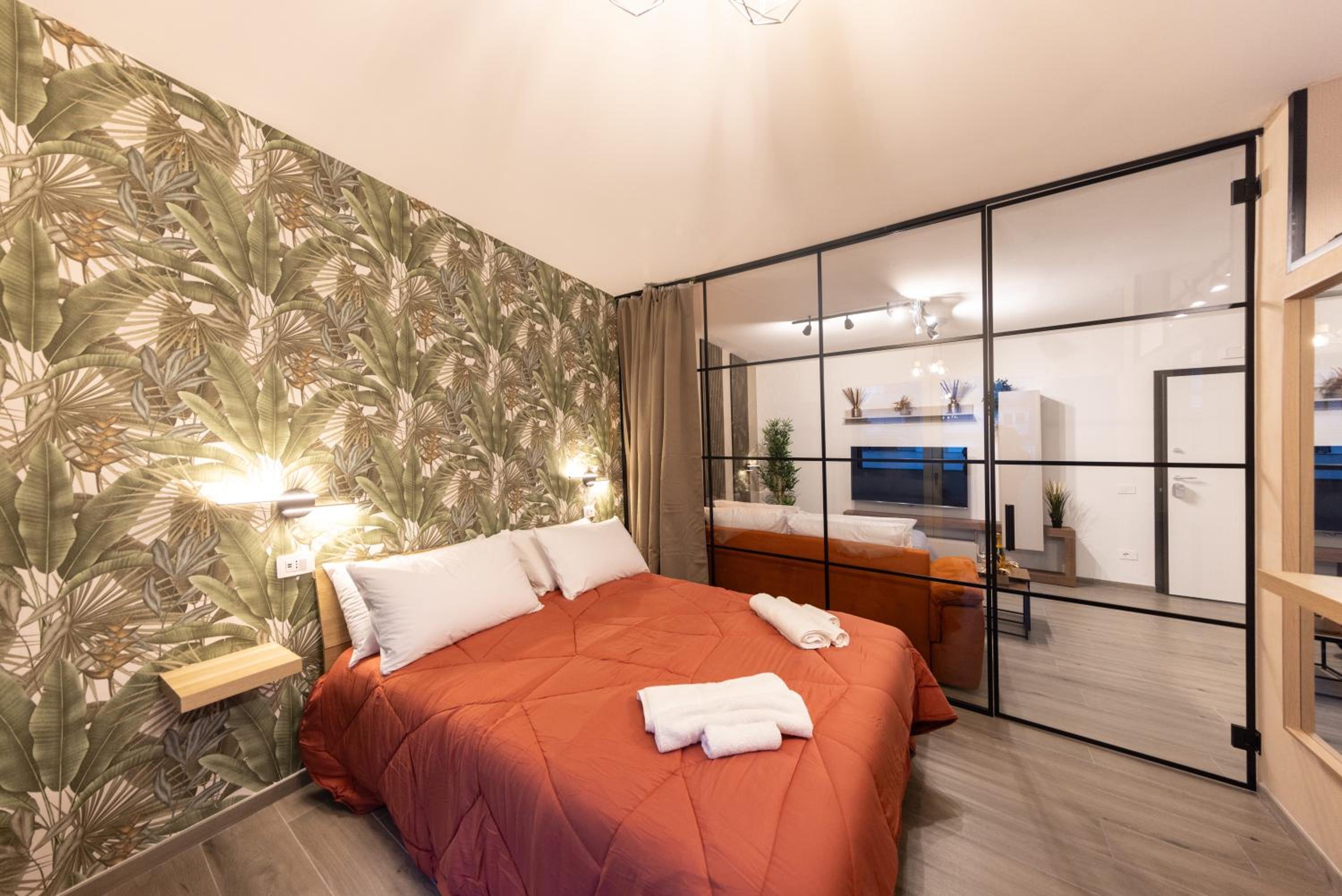 Urban Chic Luxury Suite Apartments