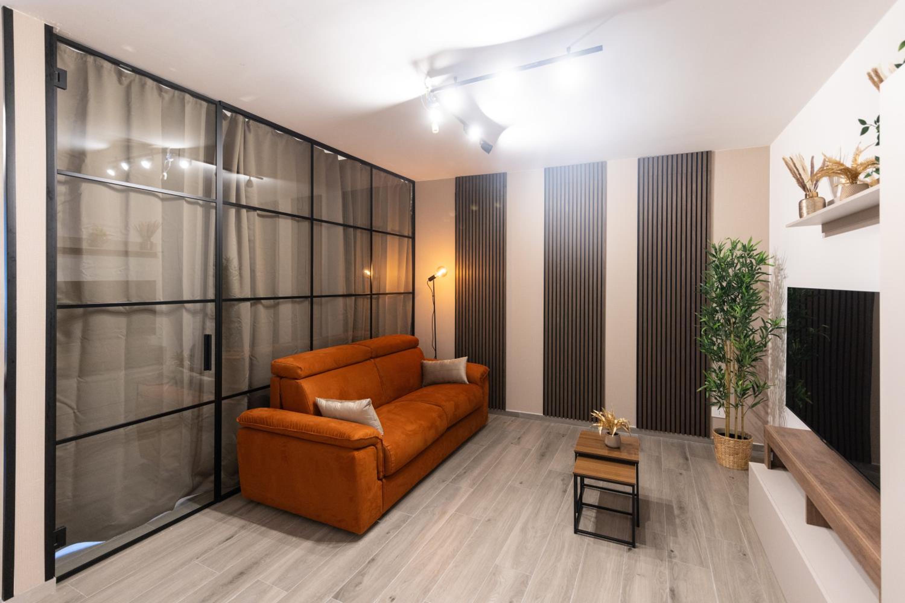 Urban Chic Luxury Suite Apartments