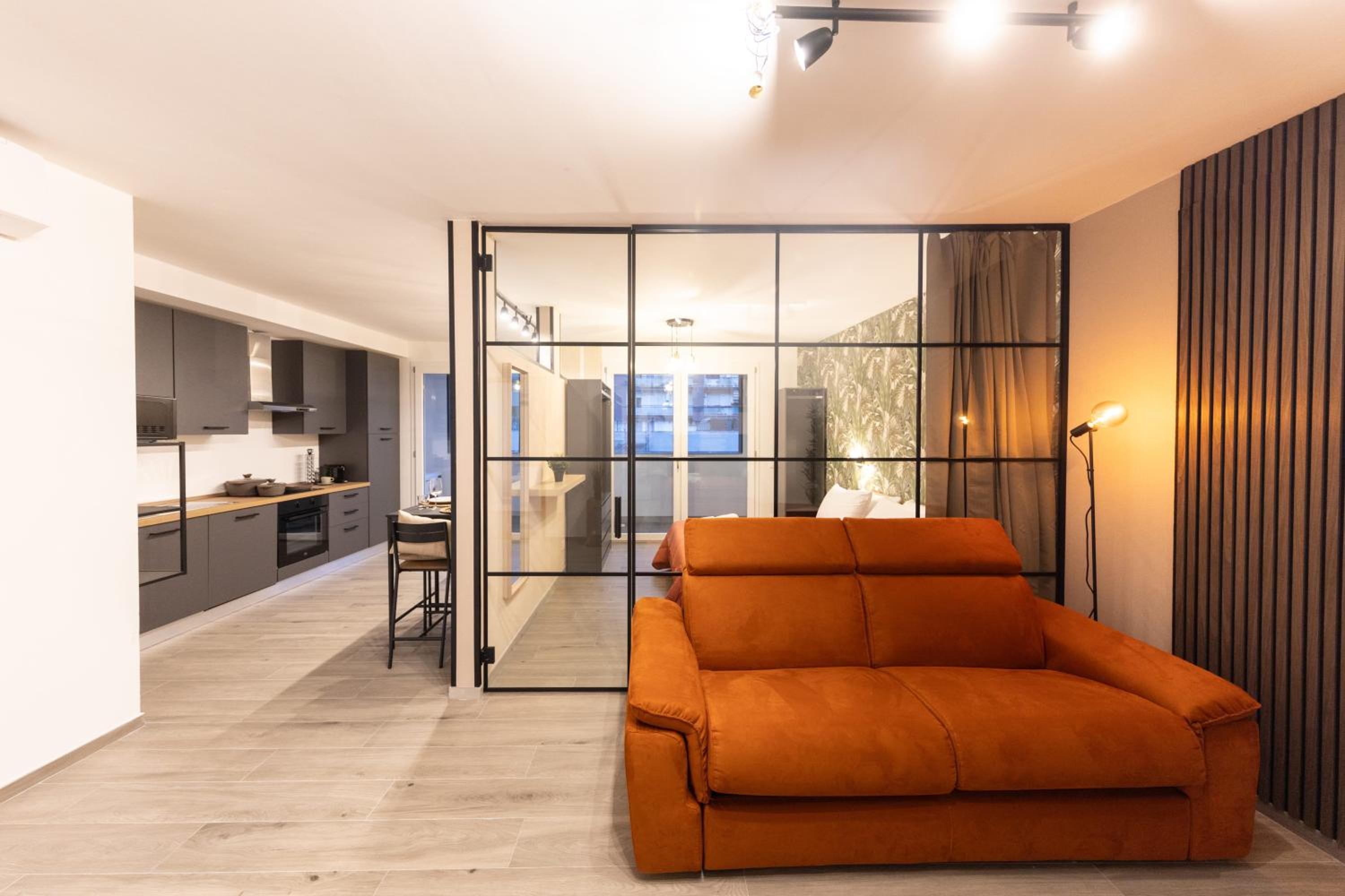 Urban Chic Luxury Suite Apartments