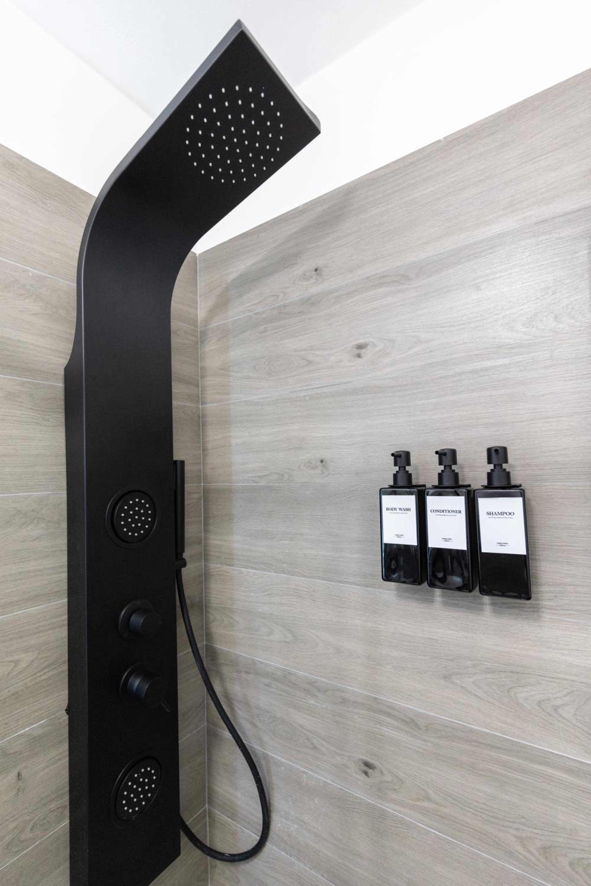 Urban Chic Luxury Suite Apartments