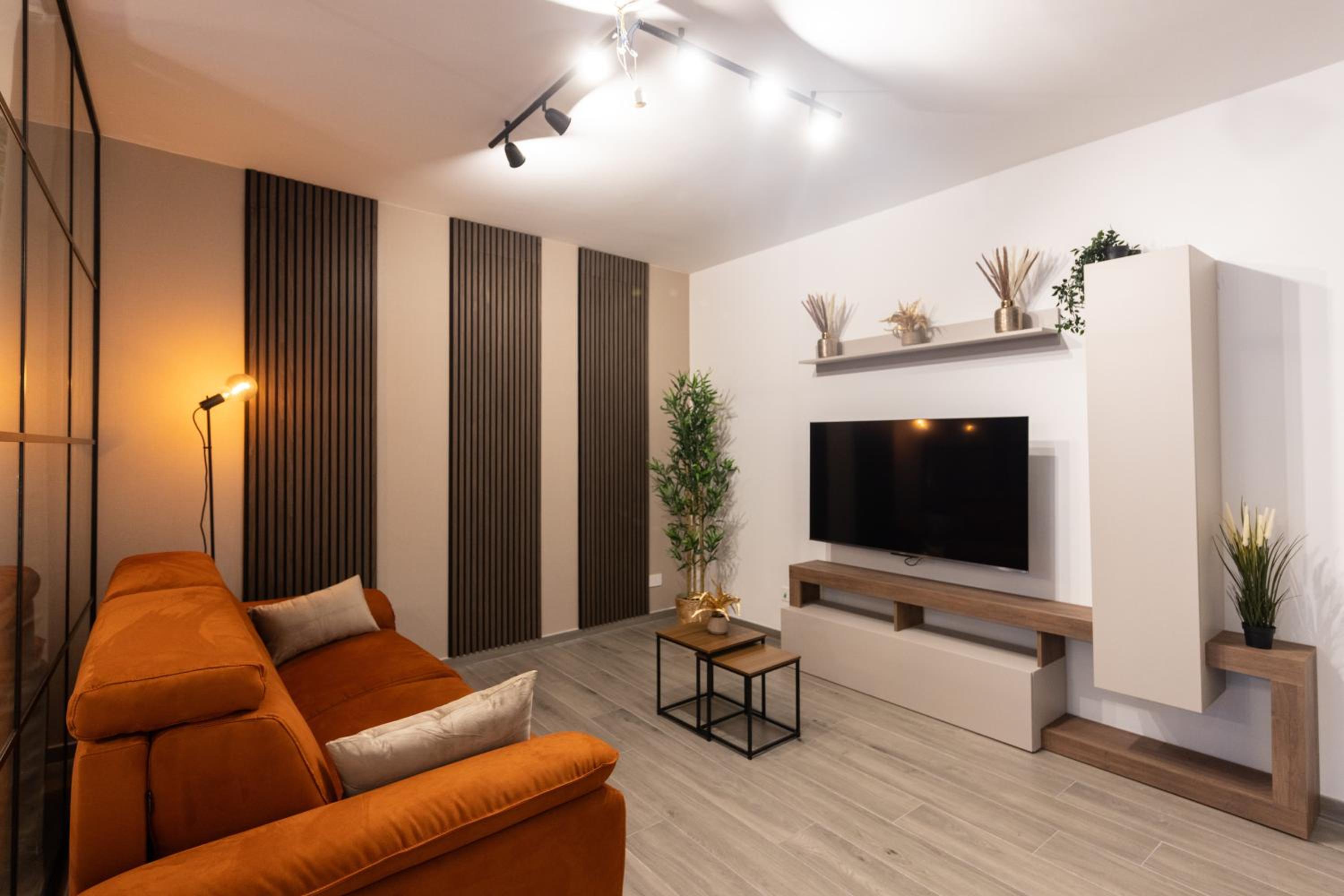 Urban Chic Luxury Suite Apartments