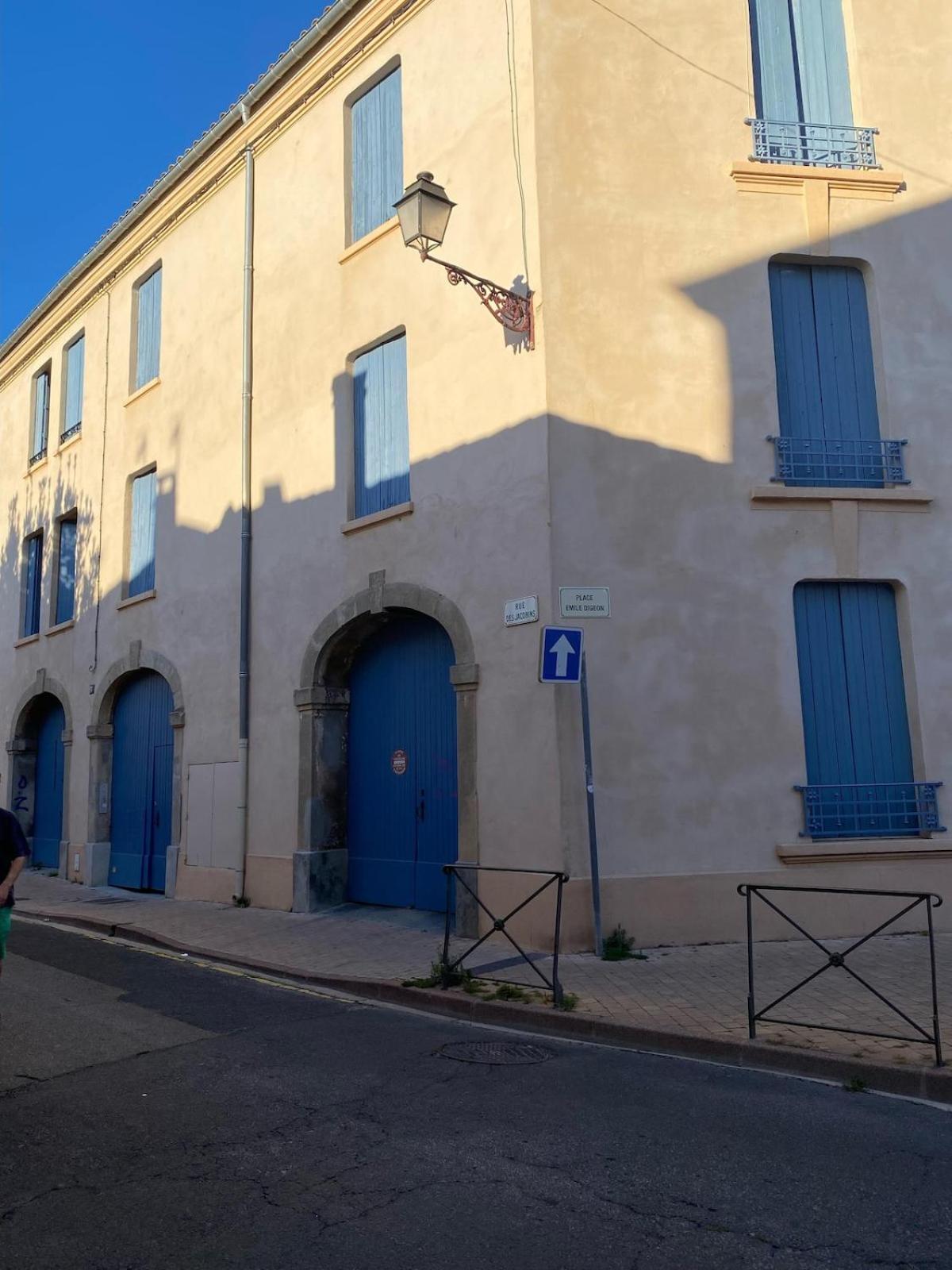 Appartement RDC avec cour privée - Narbonne Les Halles Centre Historique