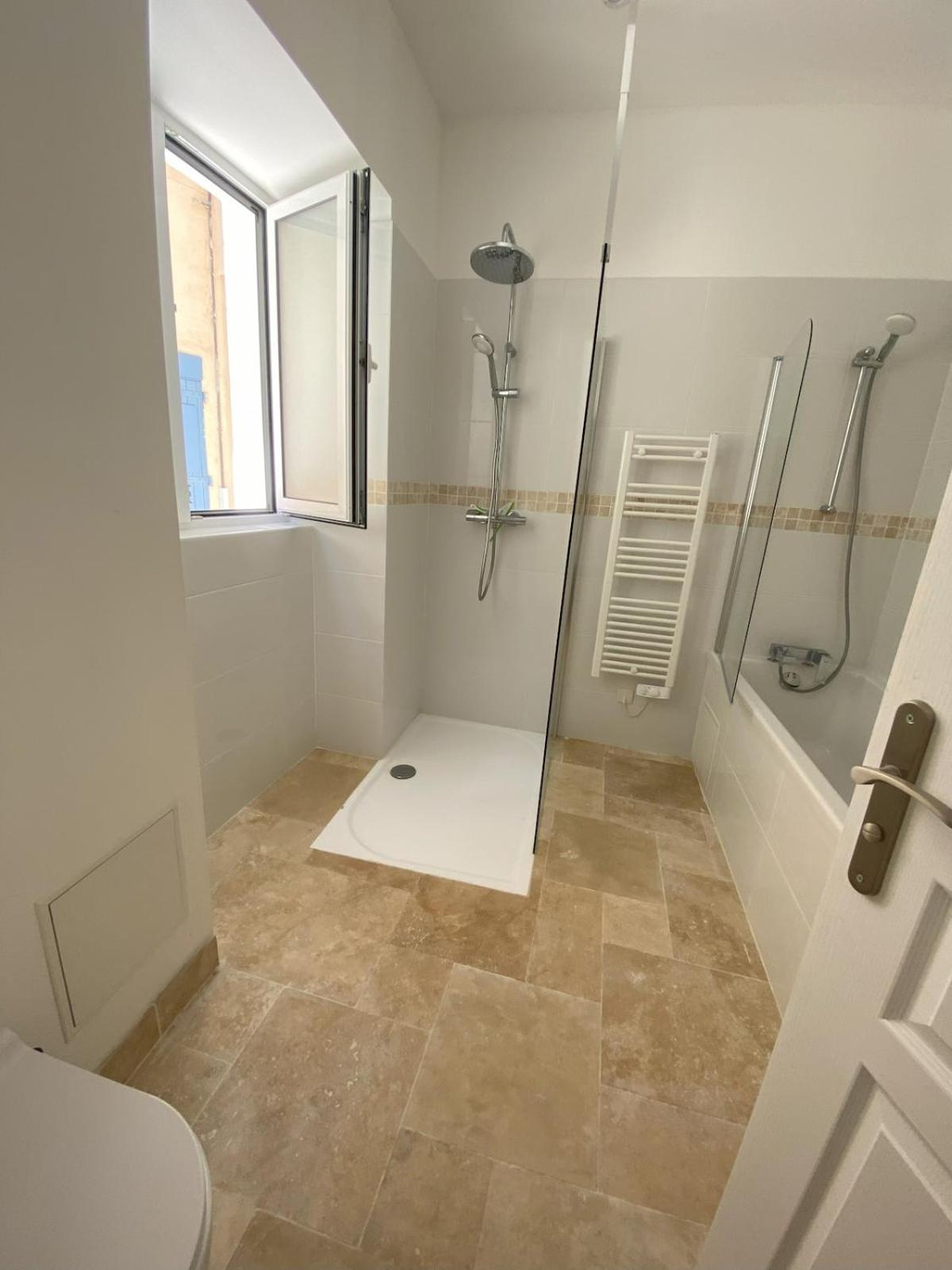 Appartement RDC avec cour privée - Narbonne Les Halles Centre Historique