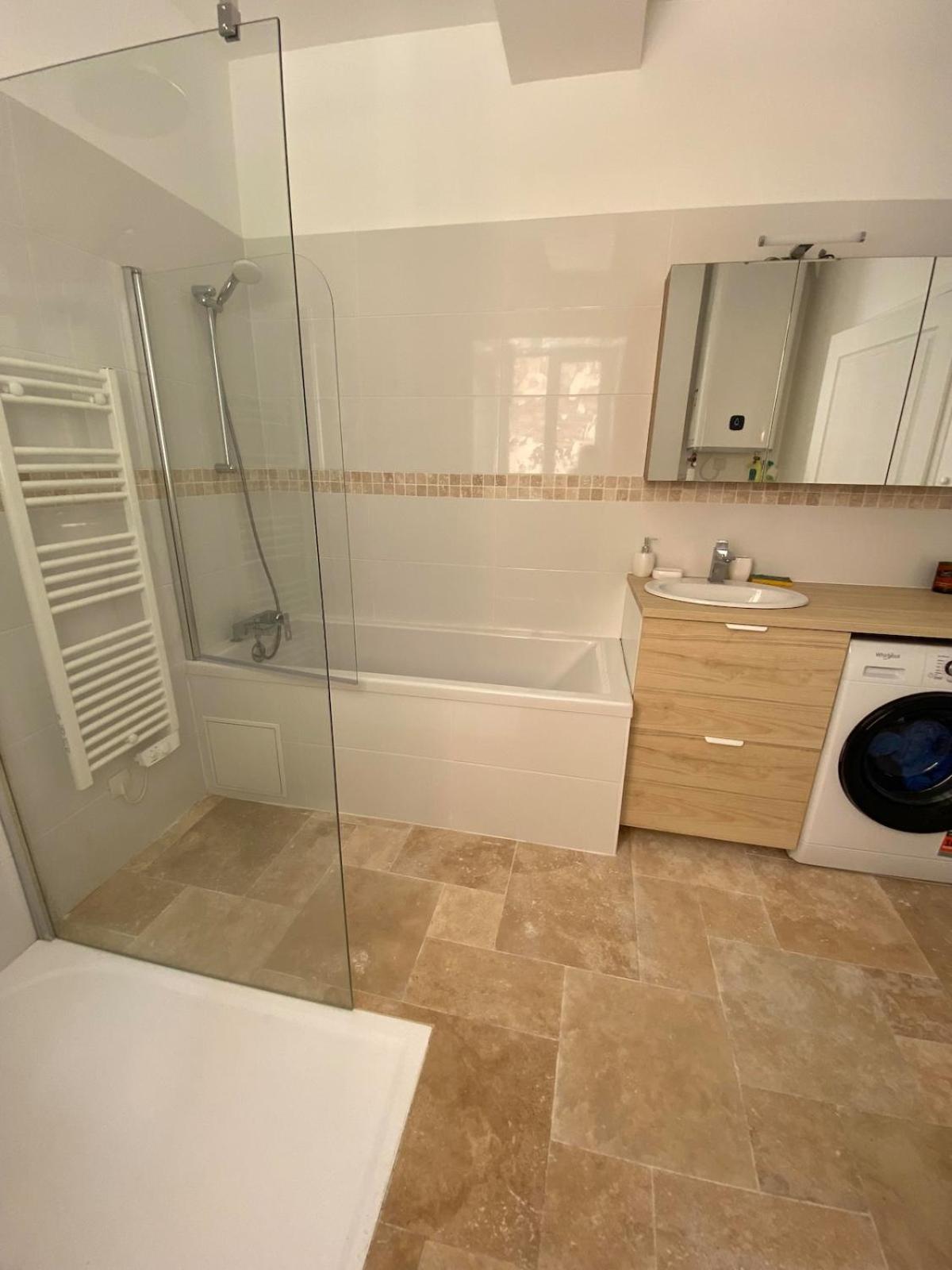 Appartement RDC avec cour privée - Narbonne Les Halles Centre Historique