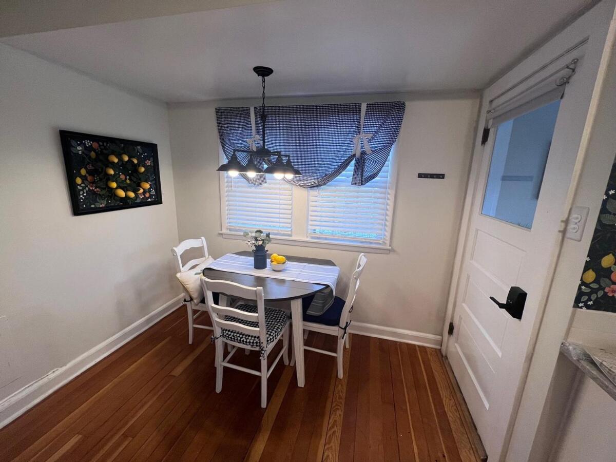 Comfortable Cabin on Lake and 20 min from Ski Hill and Alpine Valley