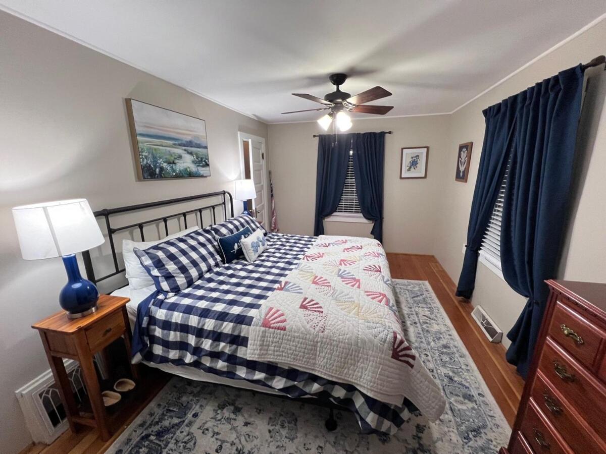 Comfortable Cabin on Lake and 20 min from Ski Hill and Alpine Valley