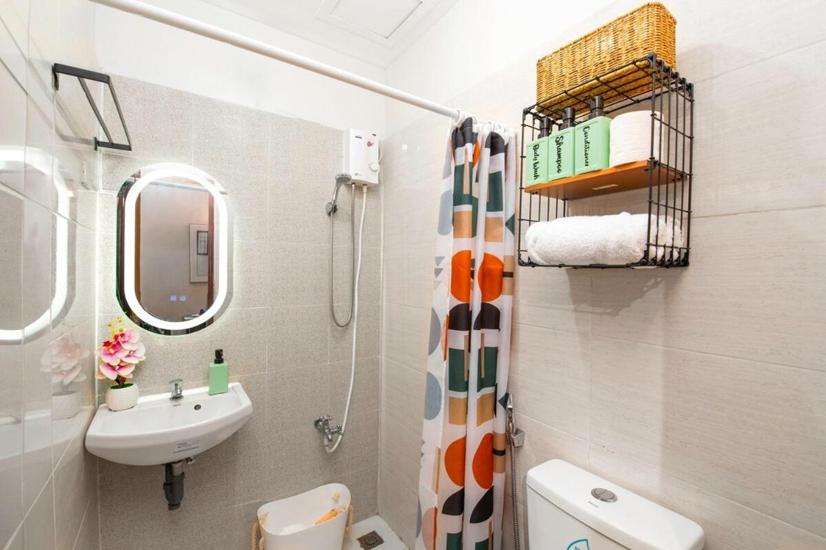 Stylish & Modern Stay in Batangas City - Unit 106