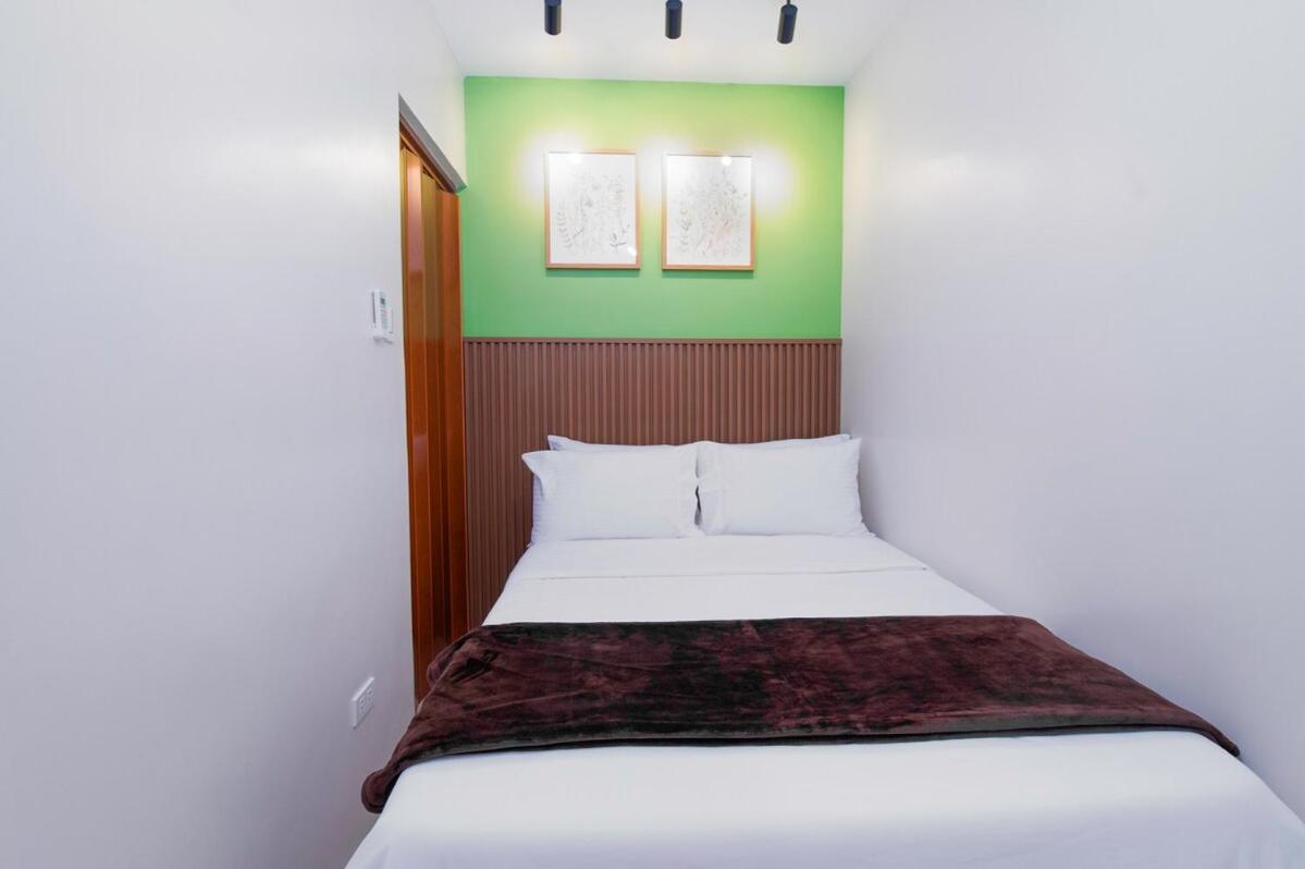 Stylish & Modern Stay in Batangas City - Unit 106