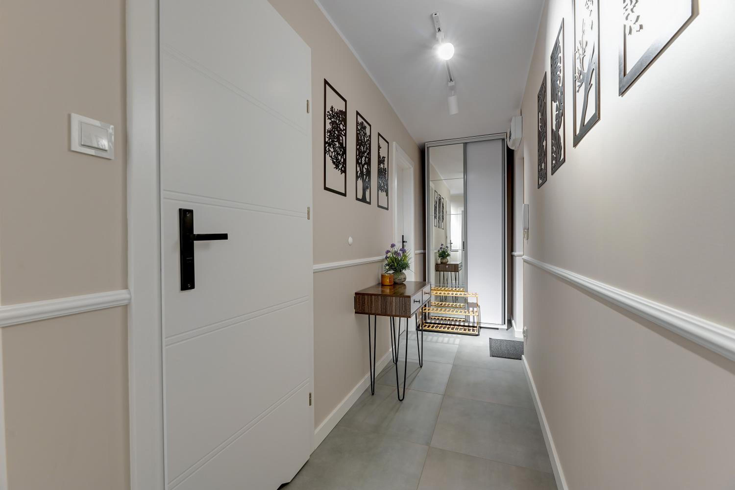 Hallera by Downtown Apartments