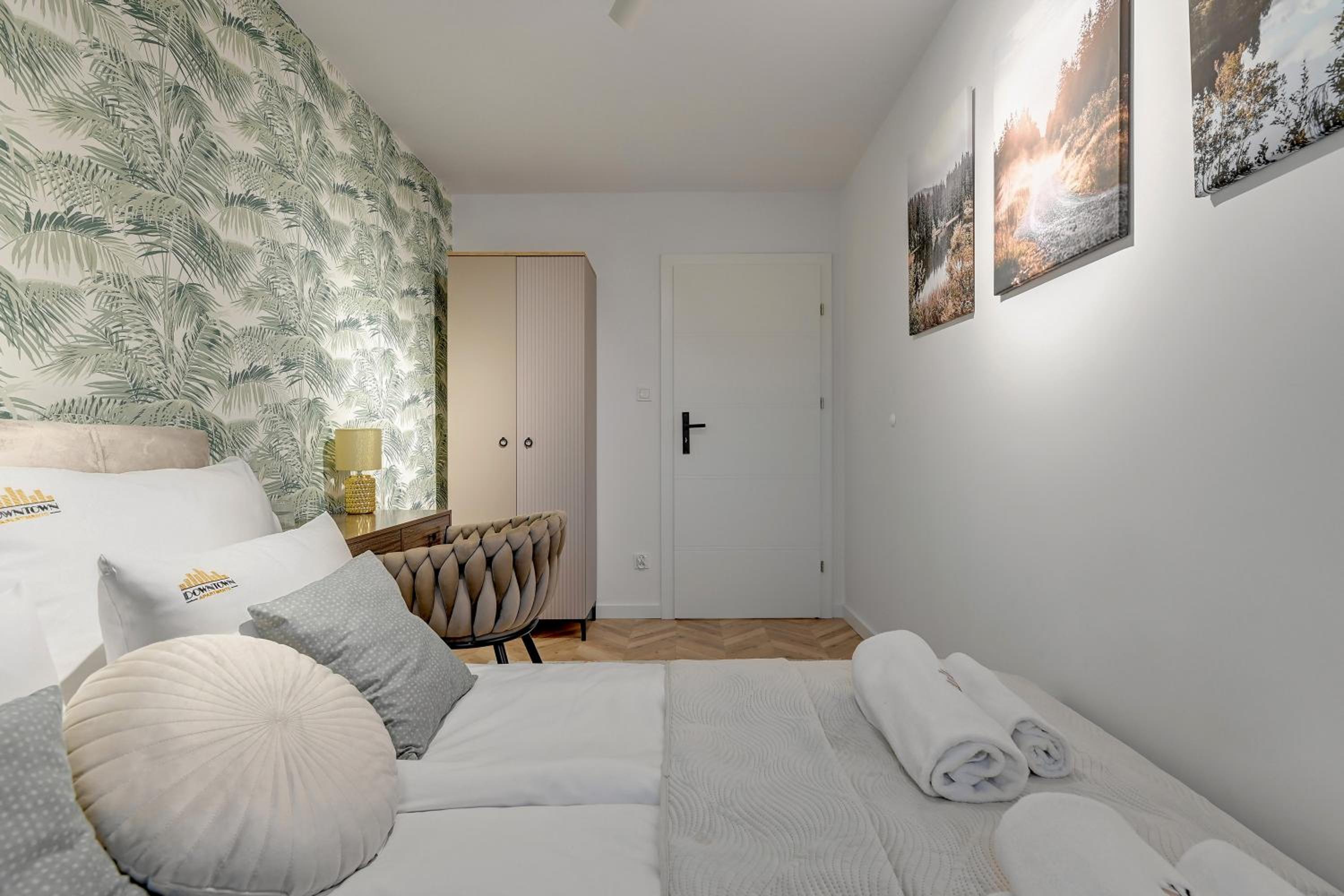Hallera by Downtown Apartments