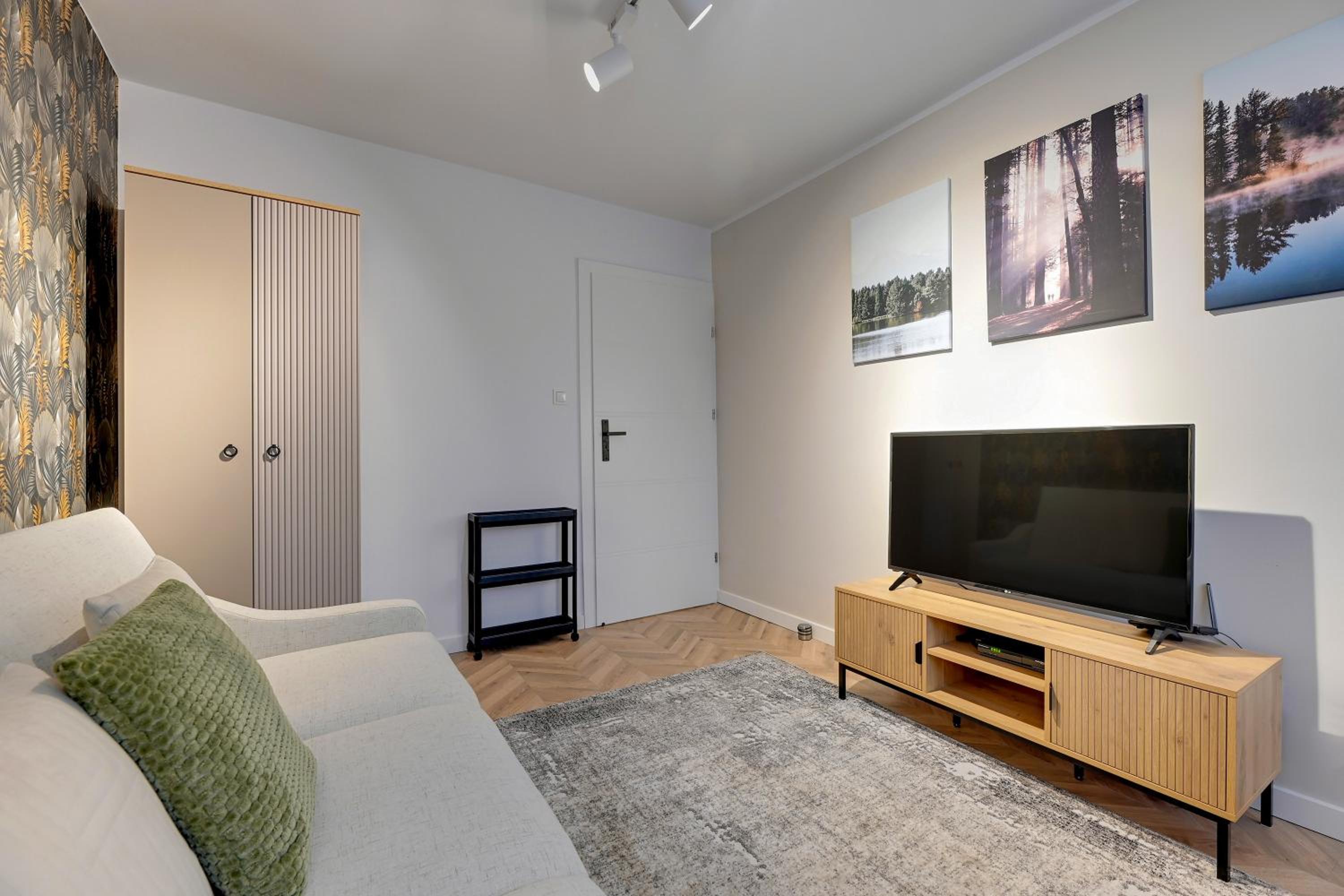 Hallera by Downtown Apartments