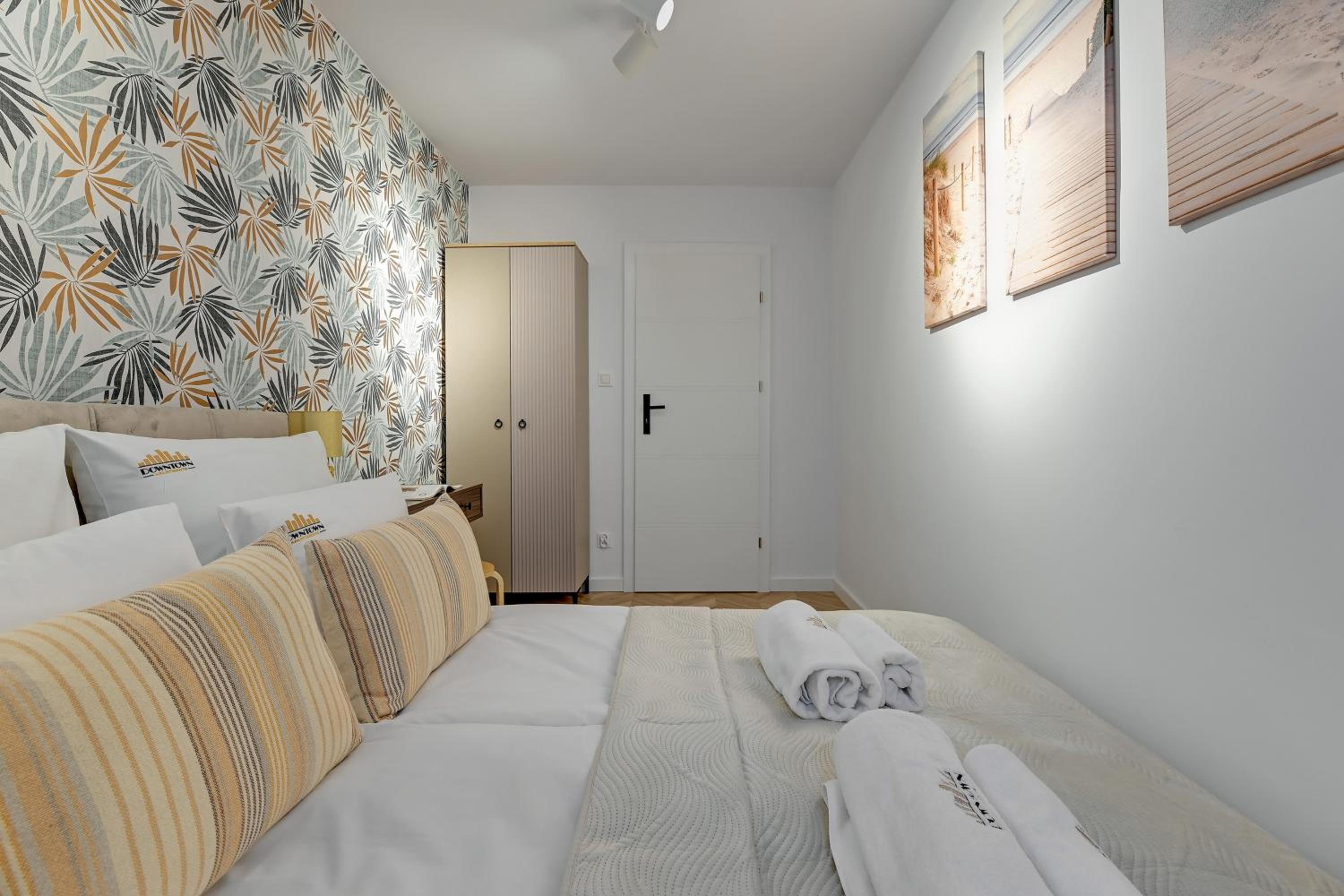 Hallera by Downtown Apartments