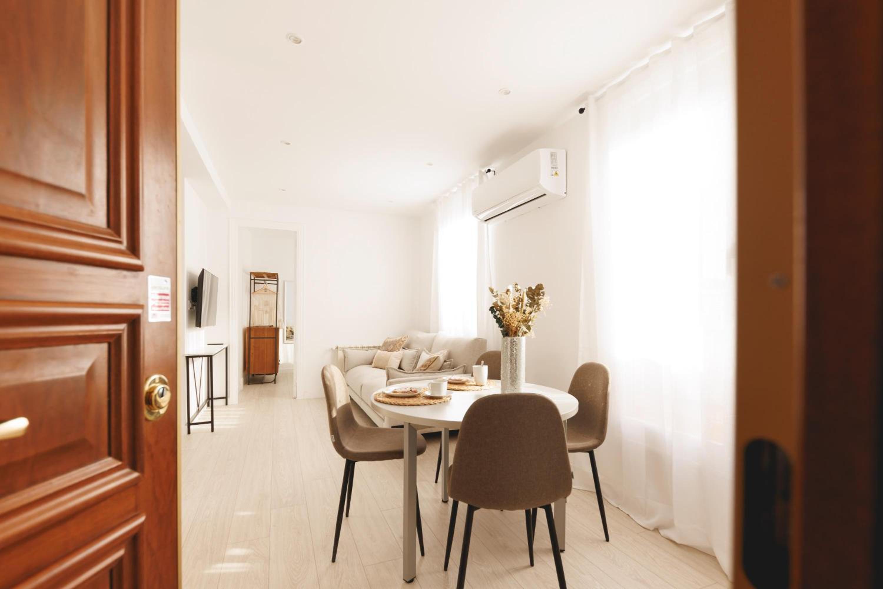 Bravissimo Jaume I Penthouse, with 3 bedrooms