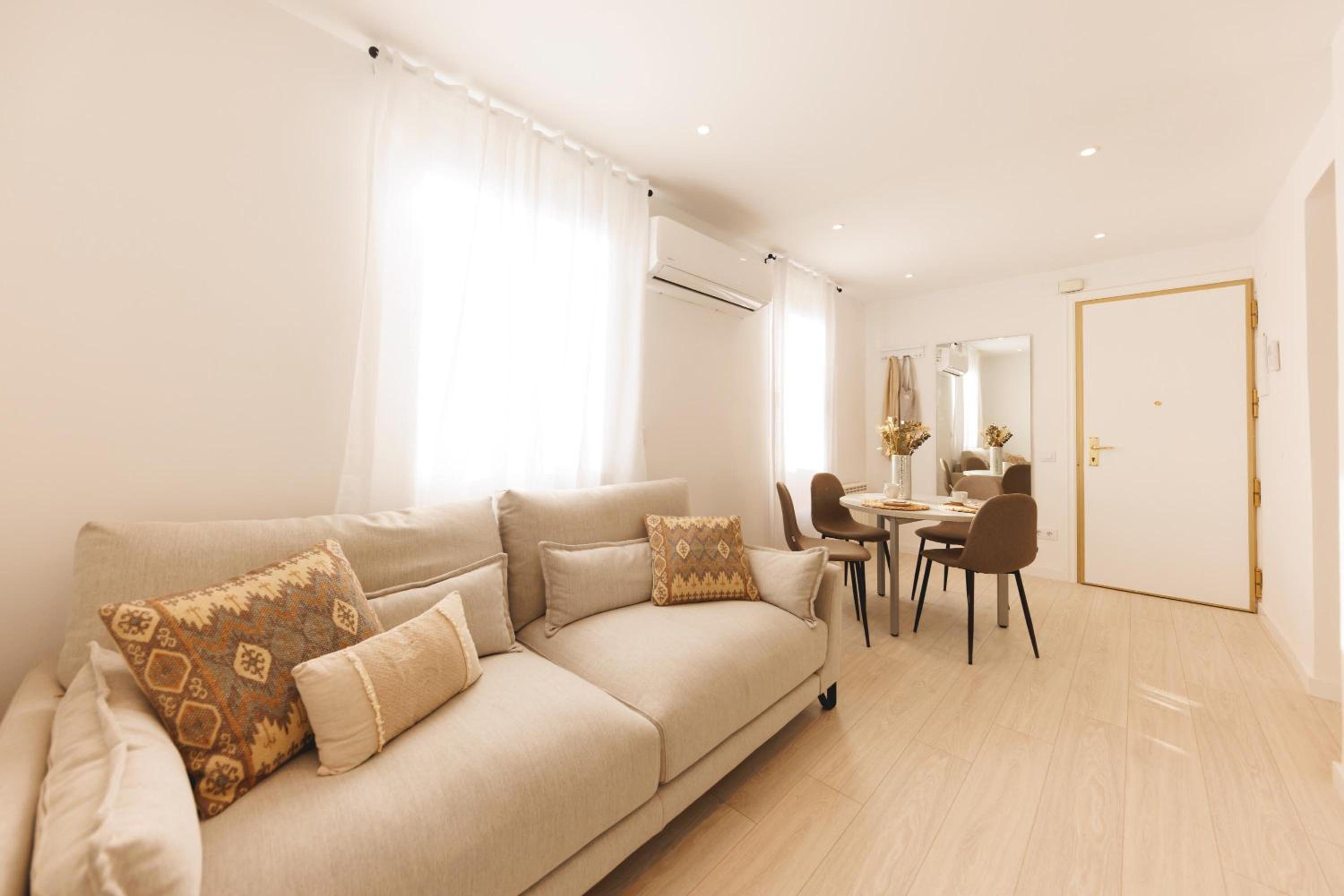 Bravissimo Jaume I Penthouse, with 3 bedrooms