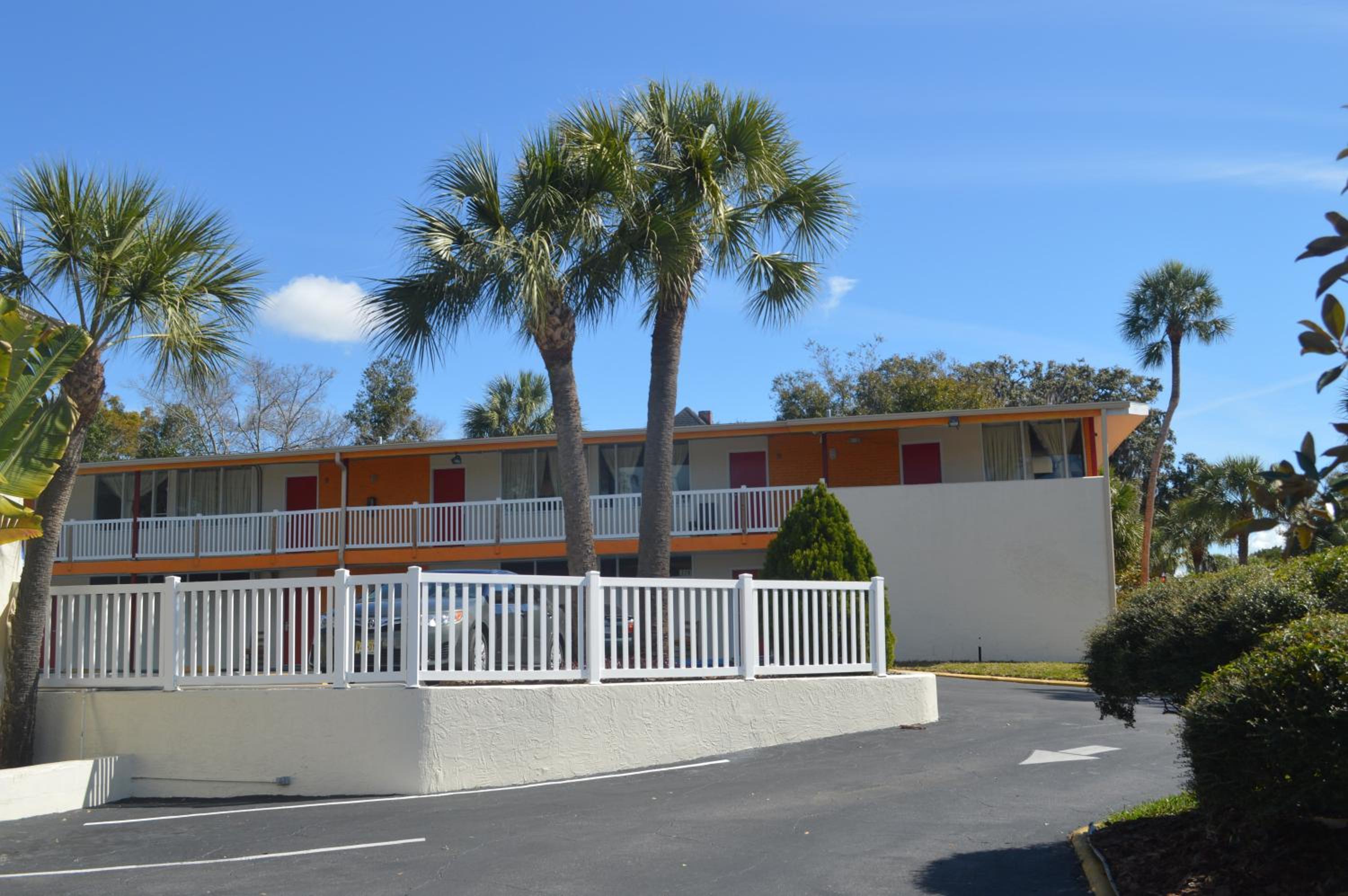 Tarpon Inn