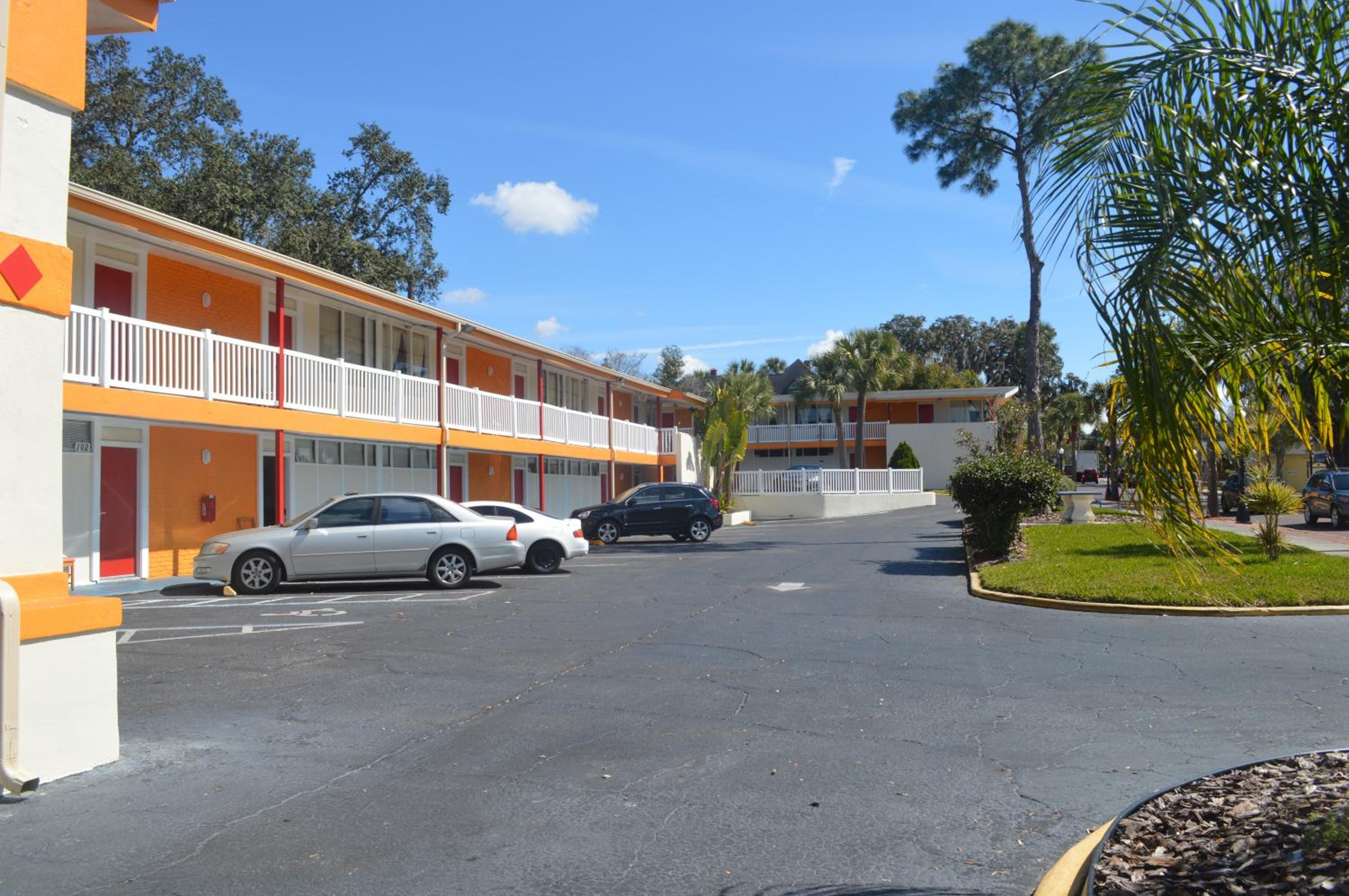 Tarpon Inn