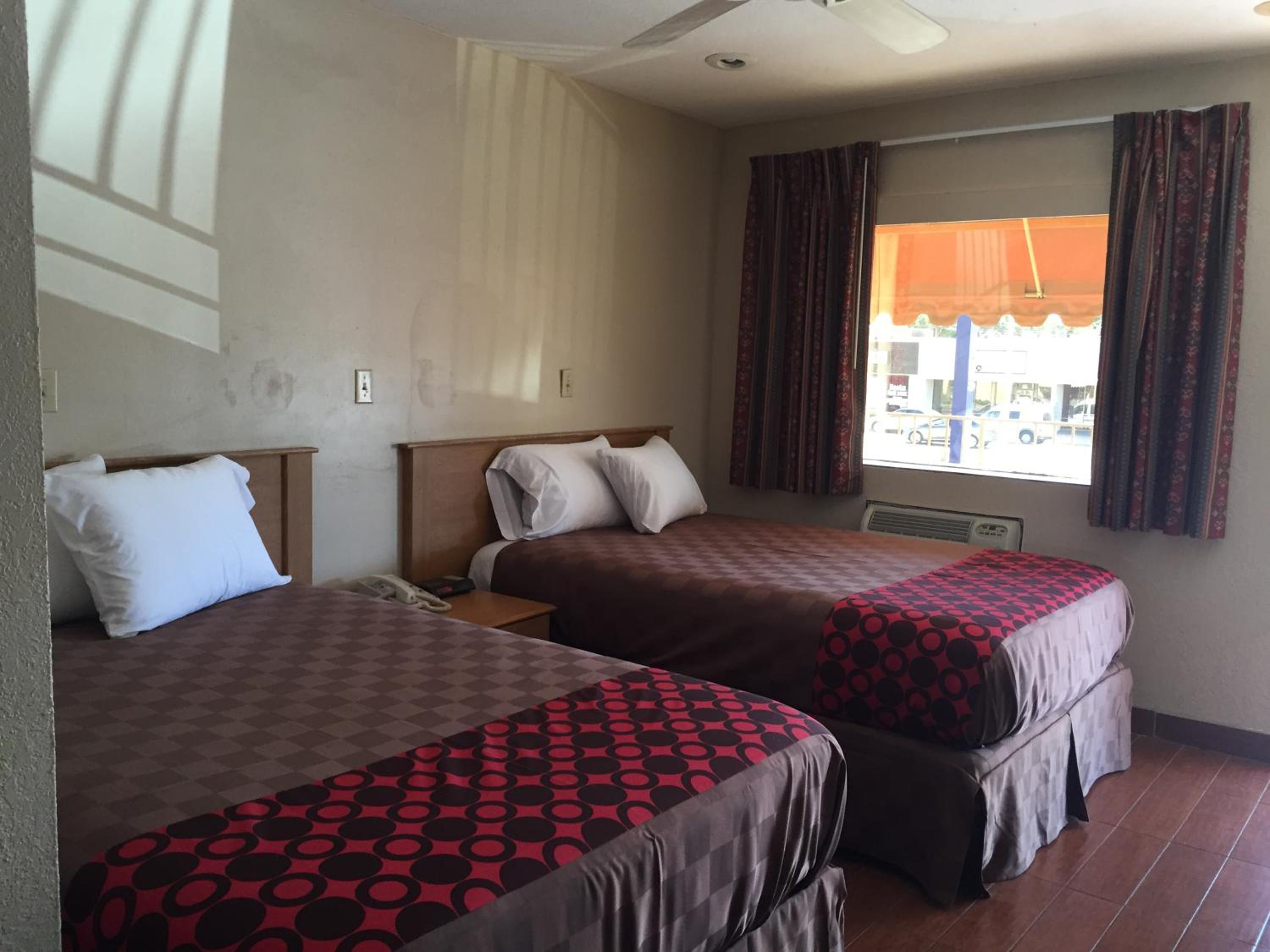 Townhouse Inn and Suites
