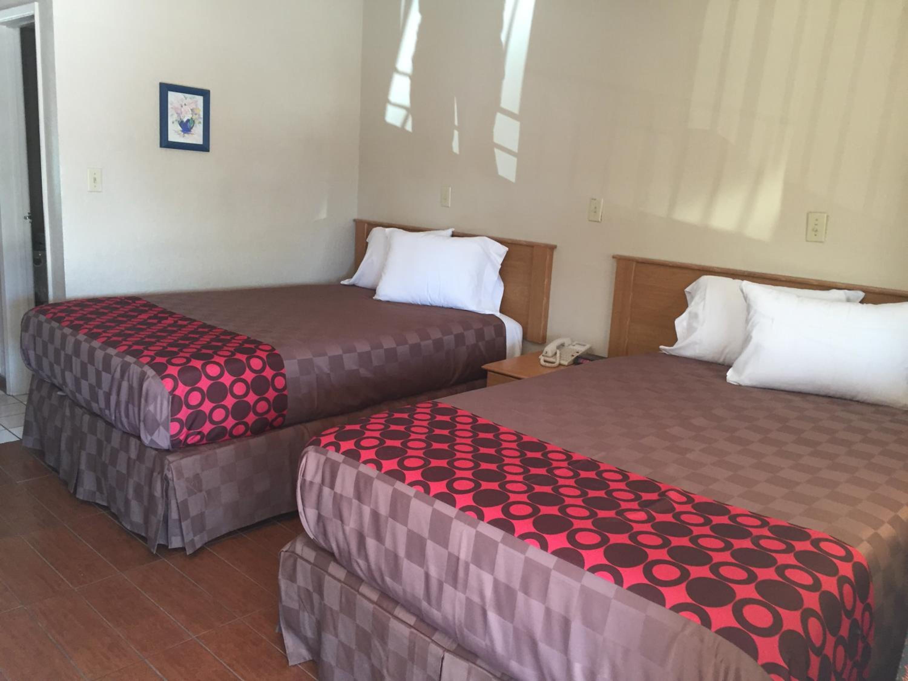 Townhouse Inn and Suites