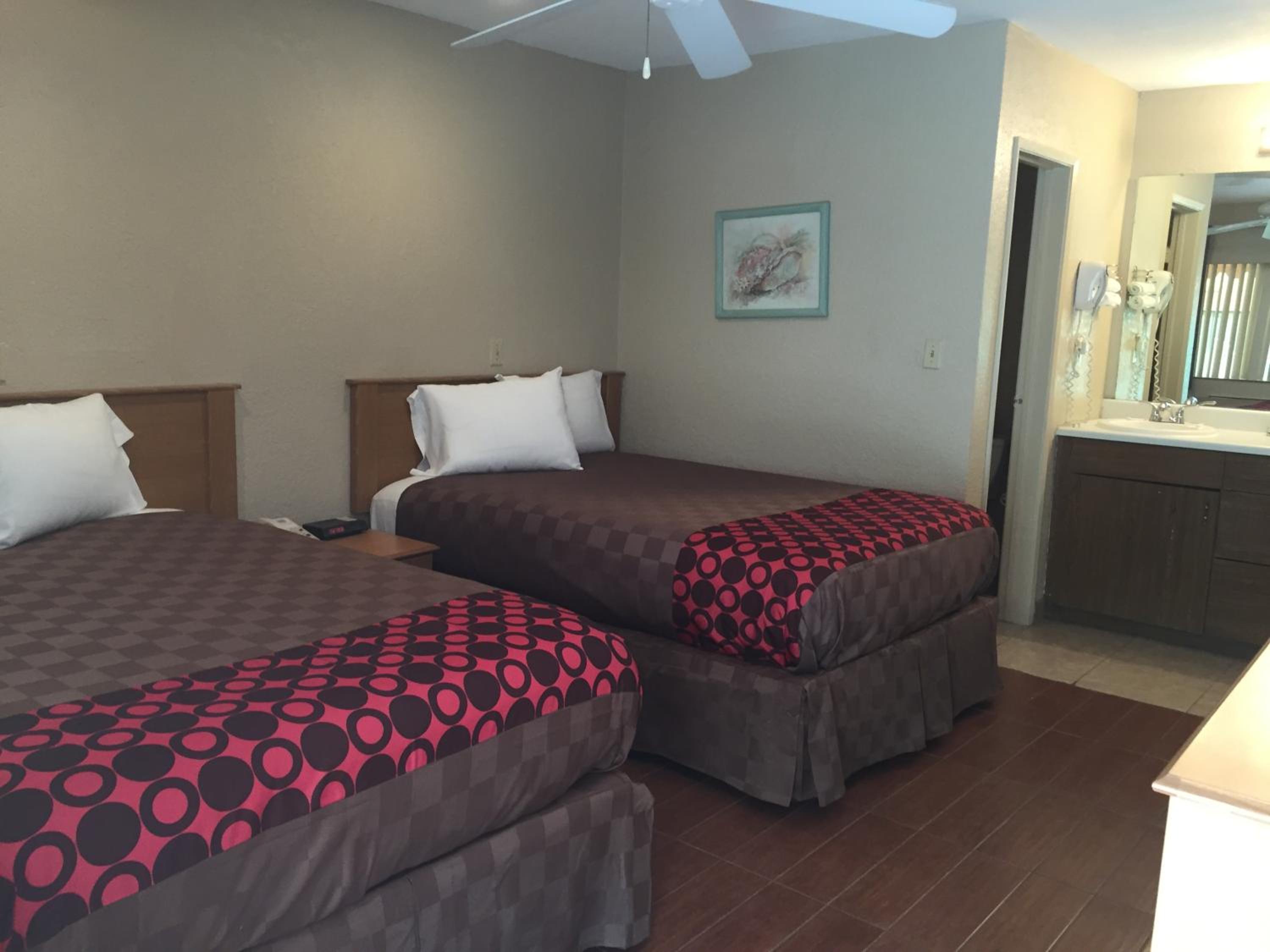 Townhouse Inn and Suites