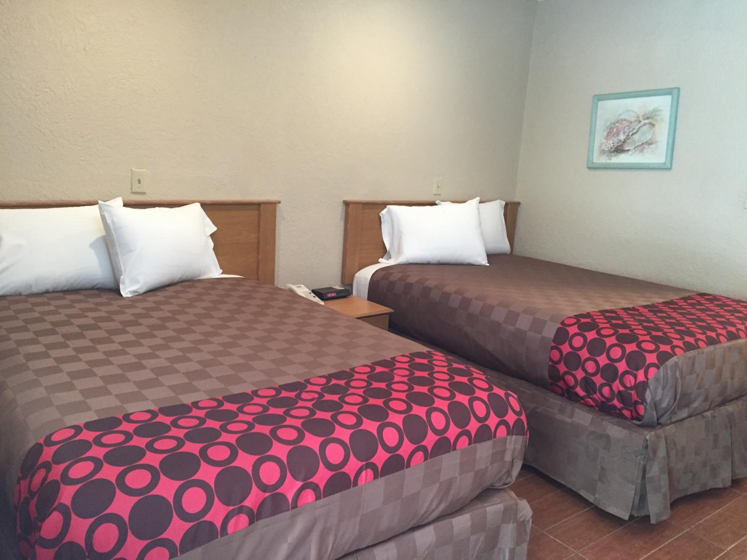 Townhouse Inn and Suites