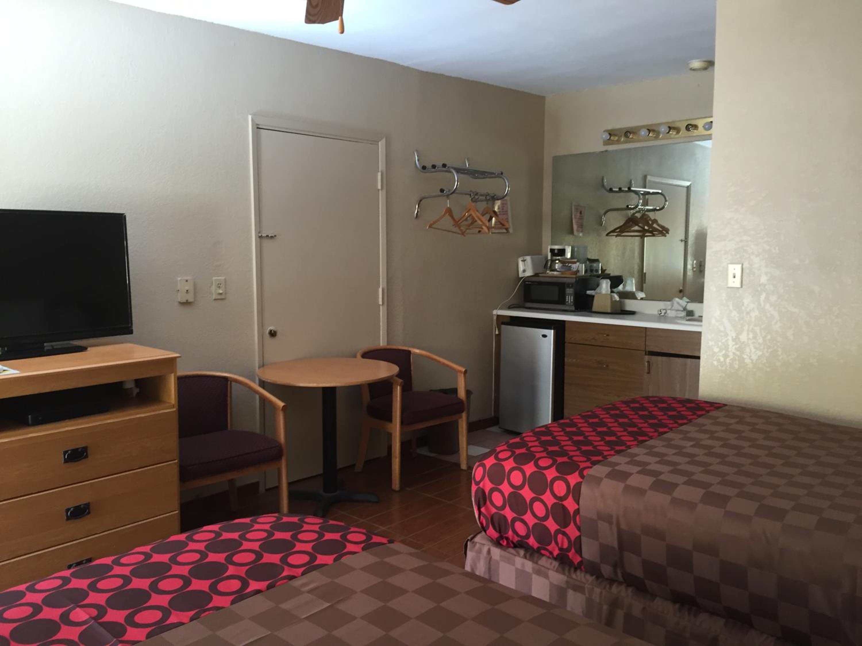 Townhouse Inn and Suites