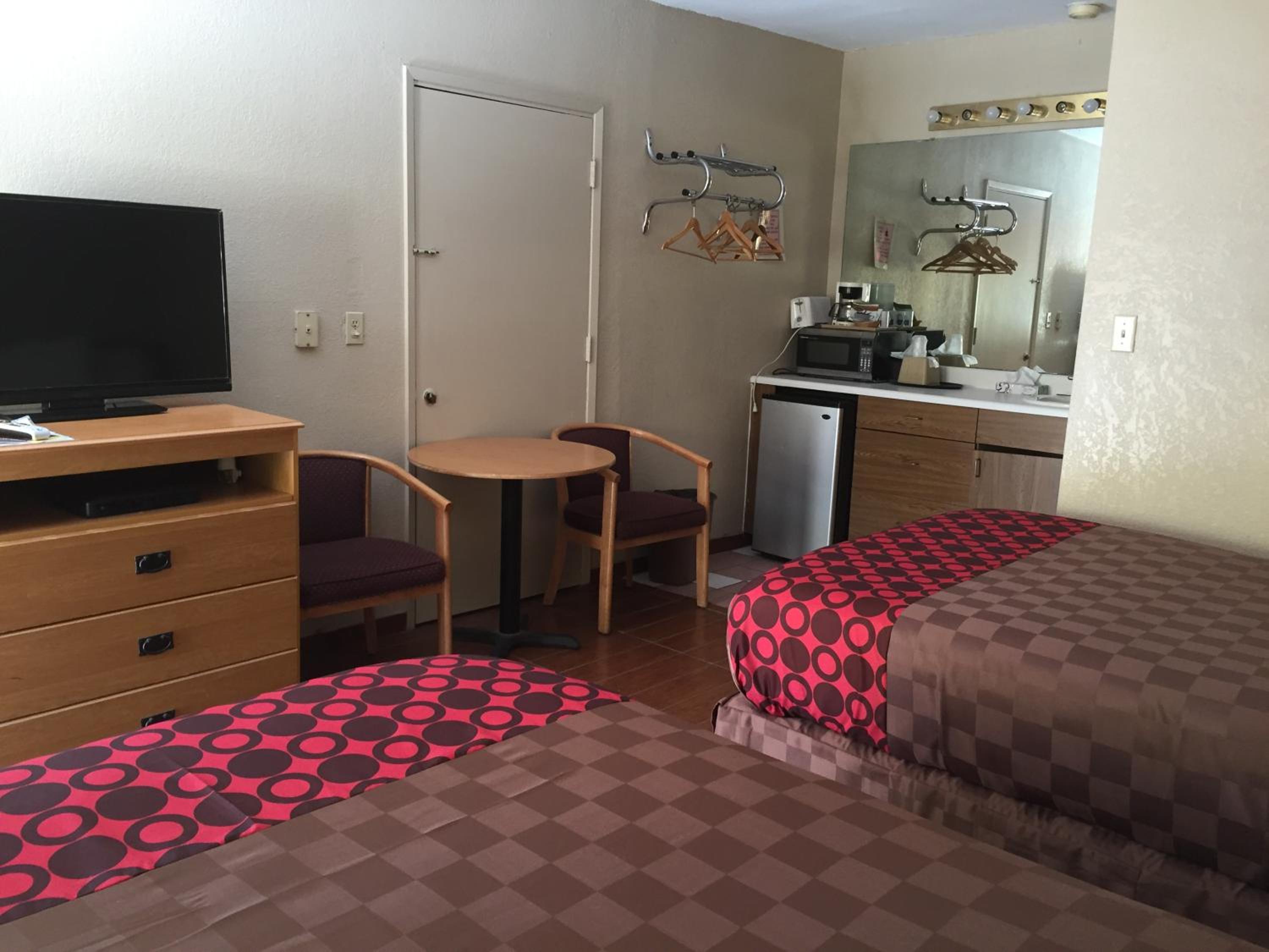 Townhouse Inn and Suites