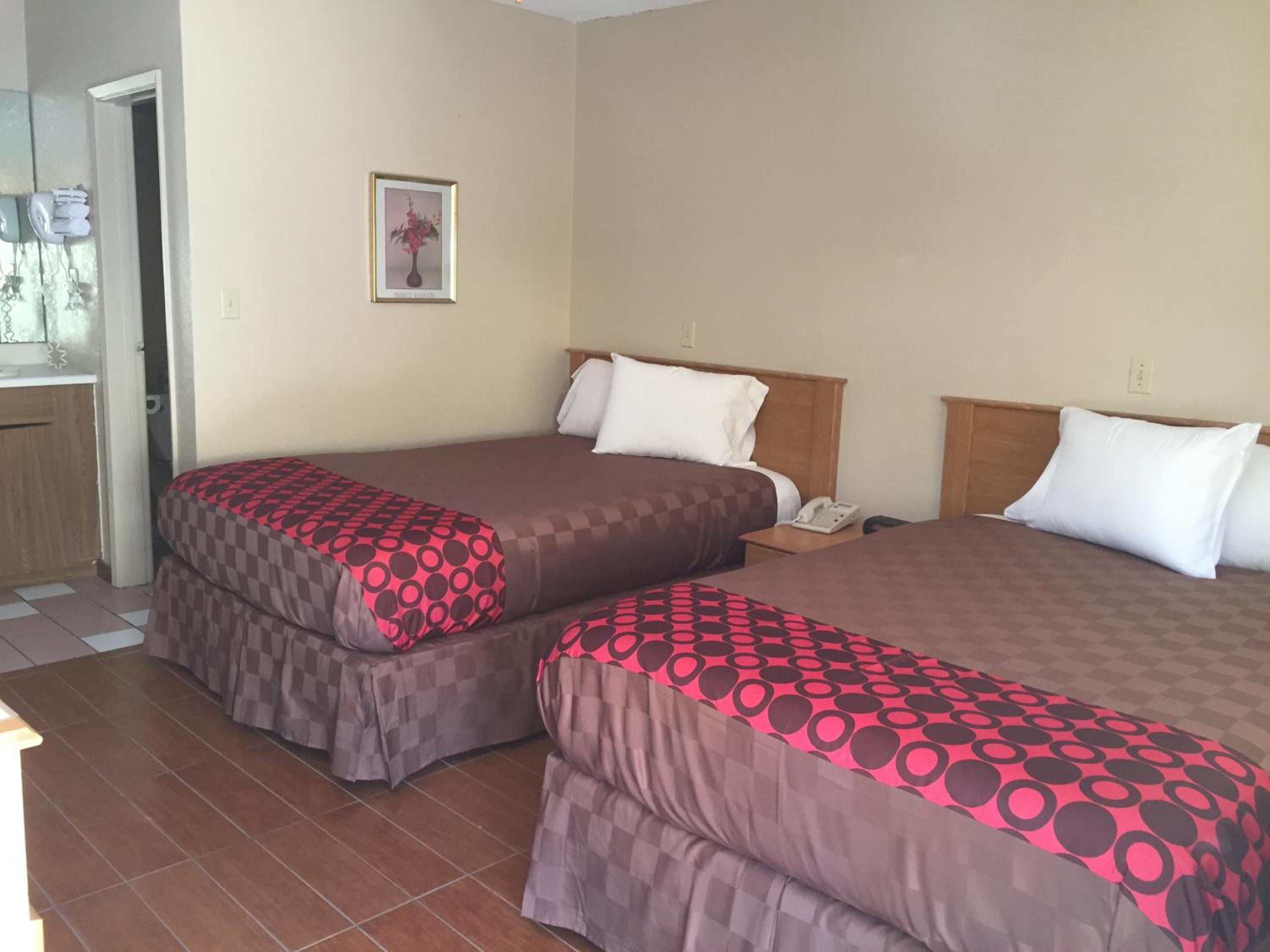 Townhouse Inn and Suites