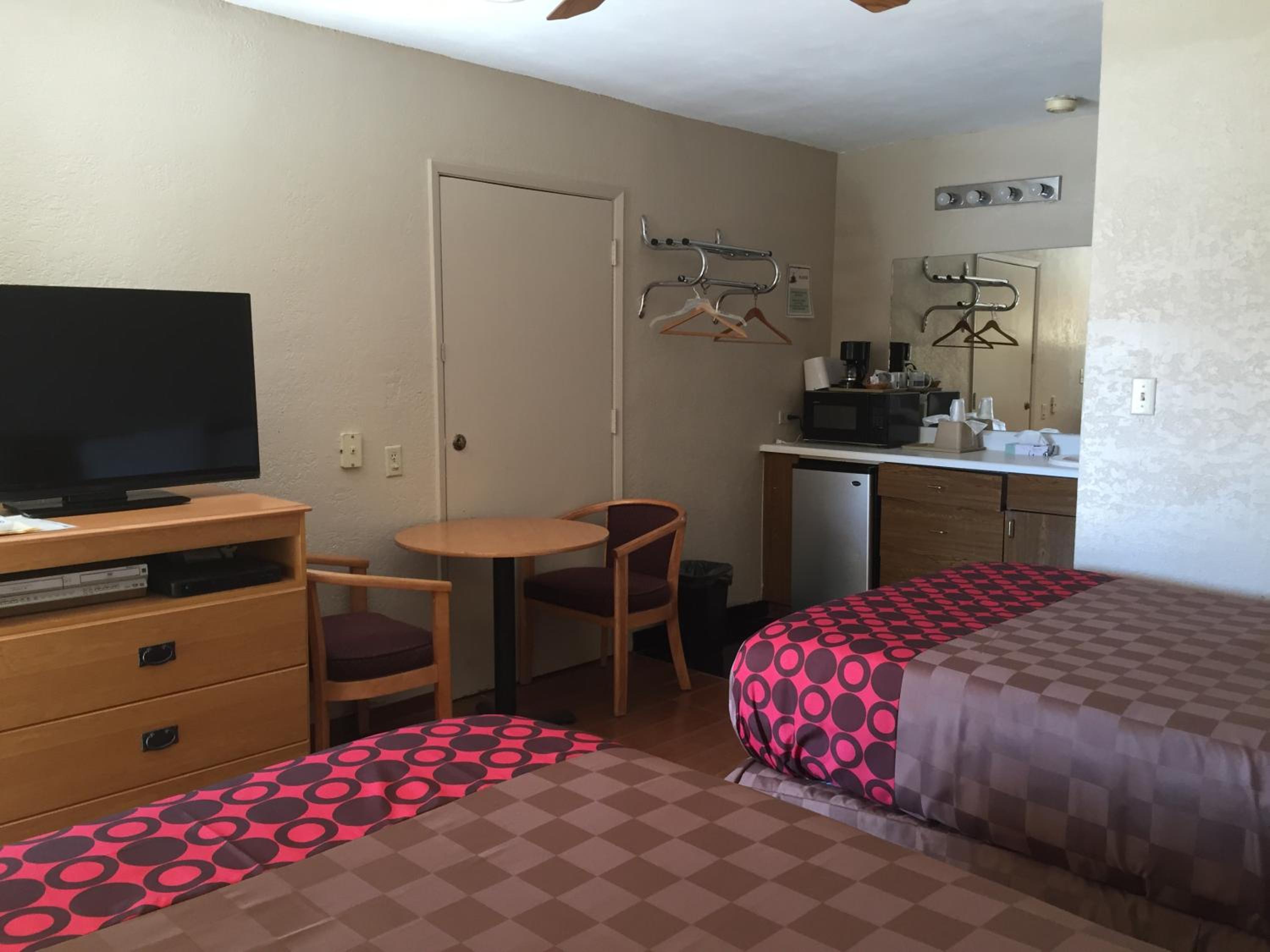 Townhouse Inn and Suites
