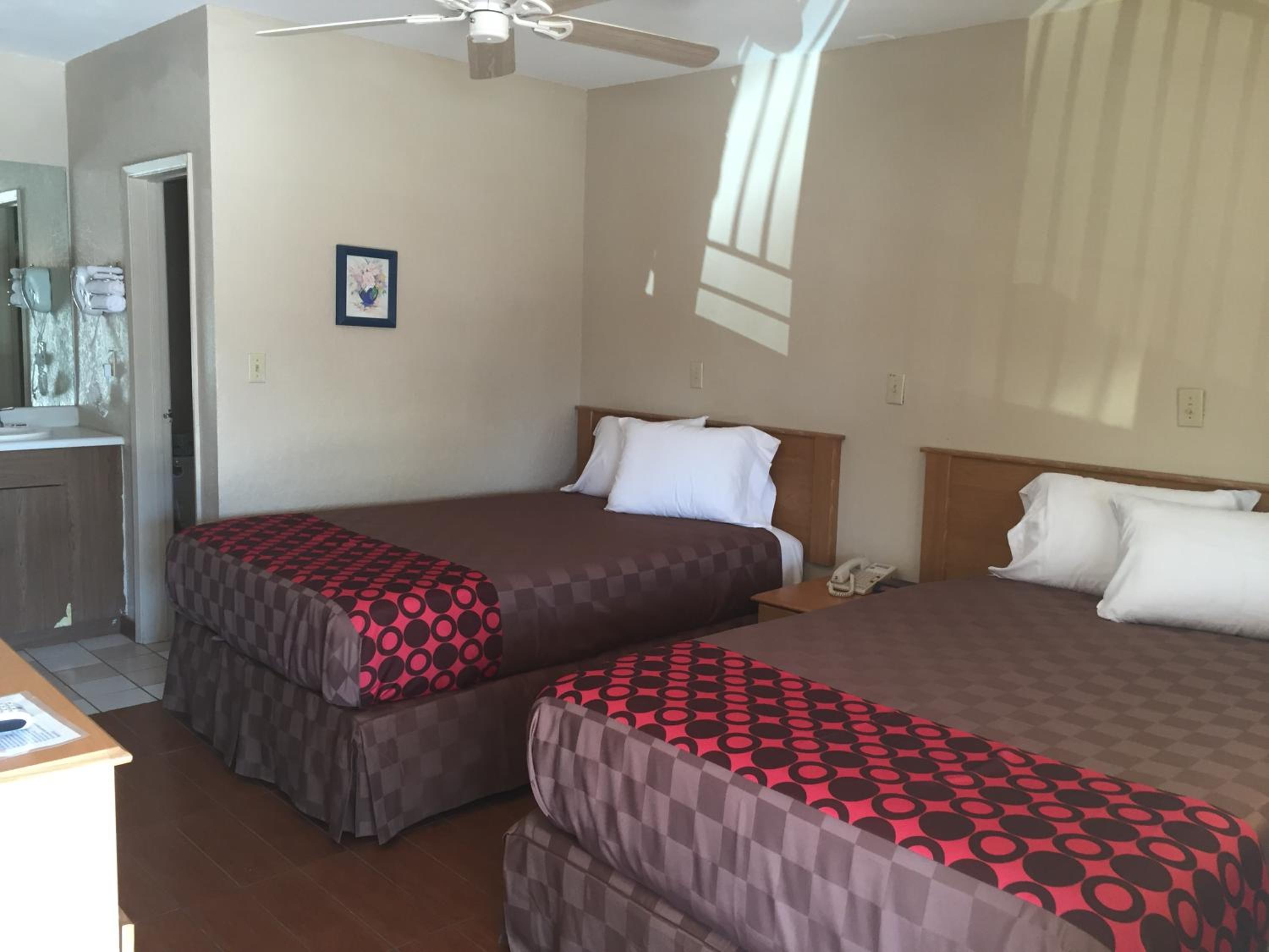 Townhouse Inn and Suites