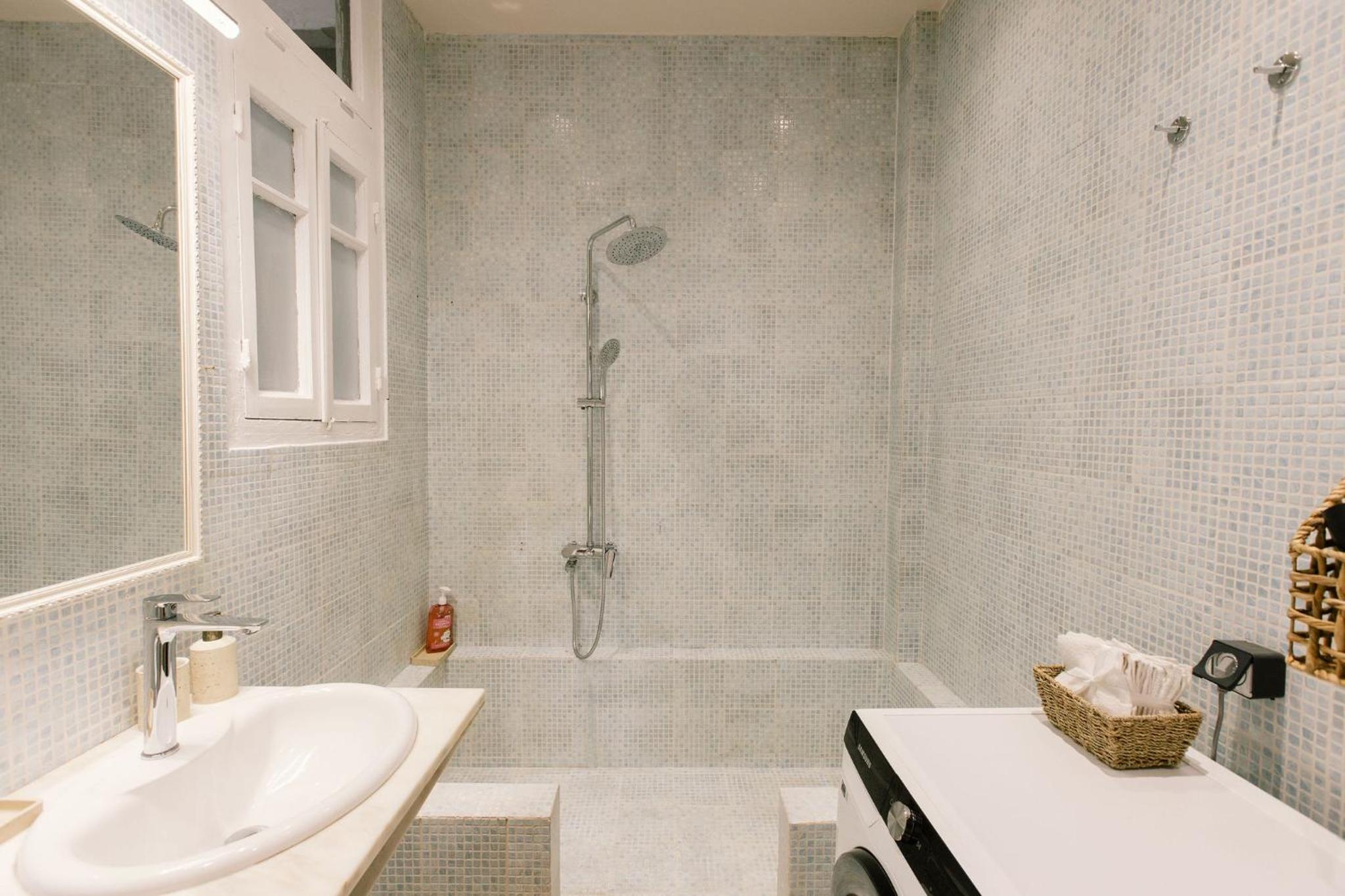 Historic Sea View Apartment, Downtown Thessaloniki