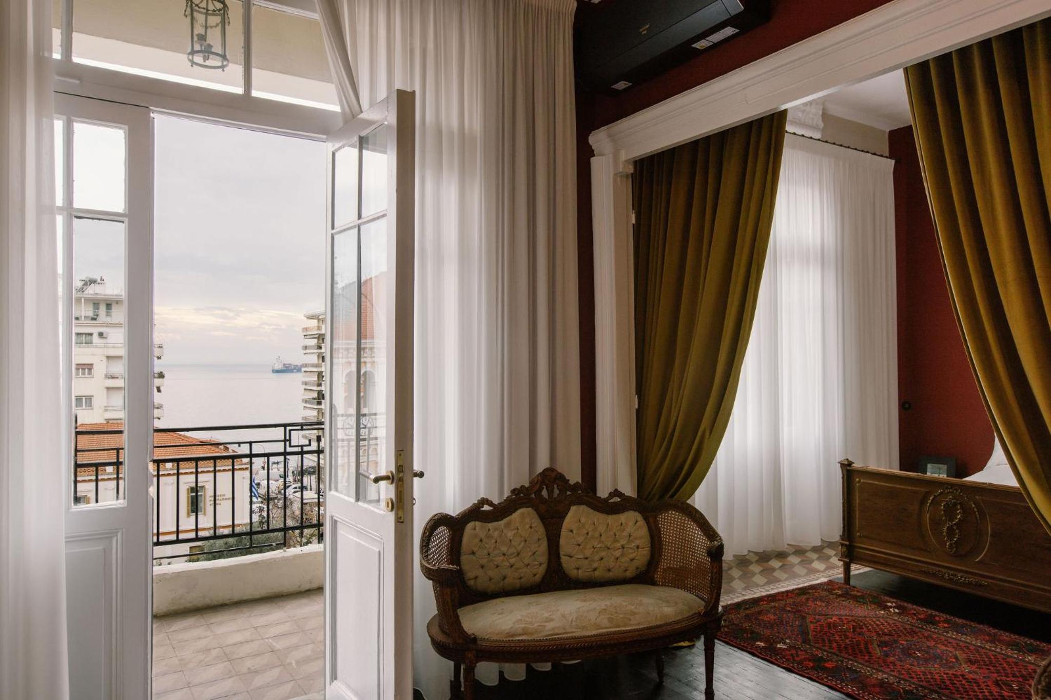 Historic Sea View Apartment, Downtown Thessaloniki