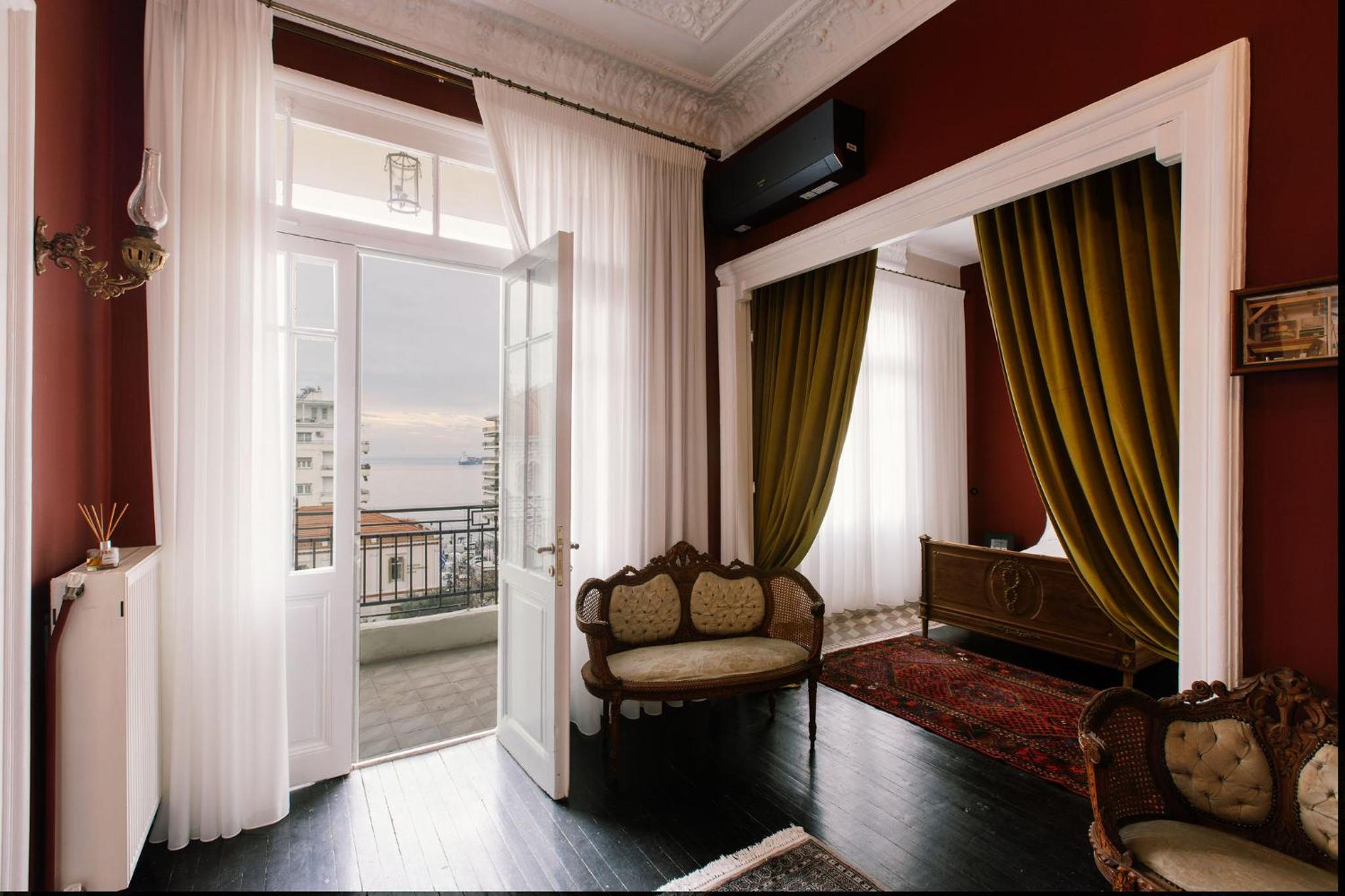 Historic Sea View Apartment, Downtown Thessaloniki