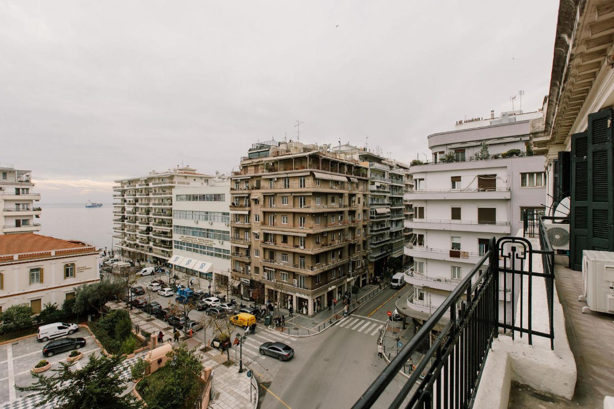 Historic Sea View Apartment, Downtown Thessaloniki
