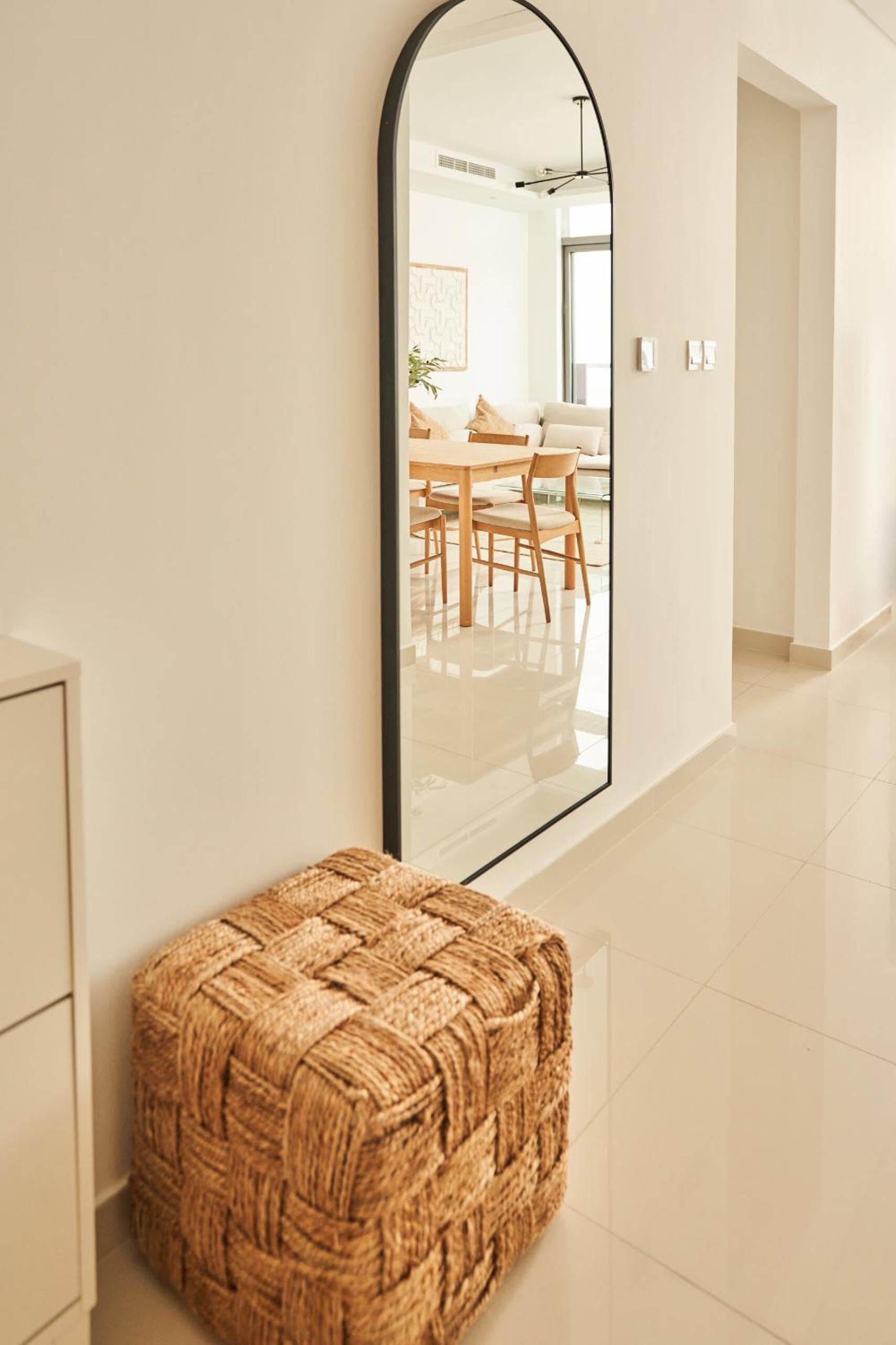 Paramount - Luxury 2BR Apartments with Burj or Sea Views - Access to the Infinity Pool on 64th Floor