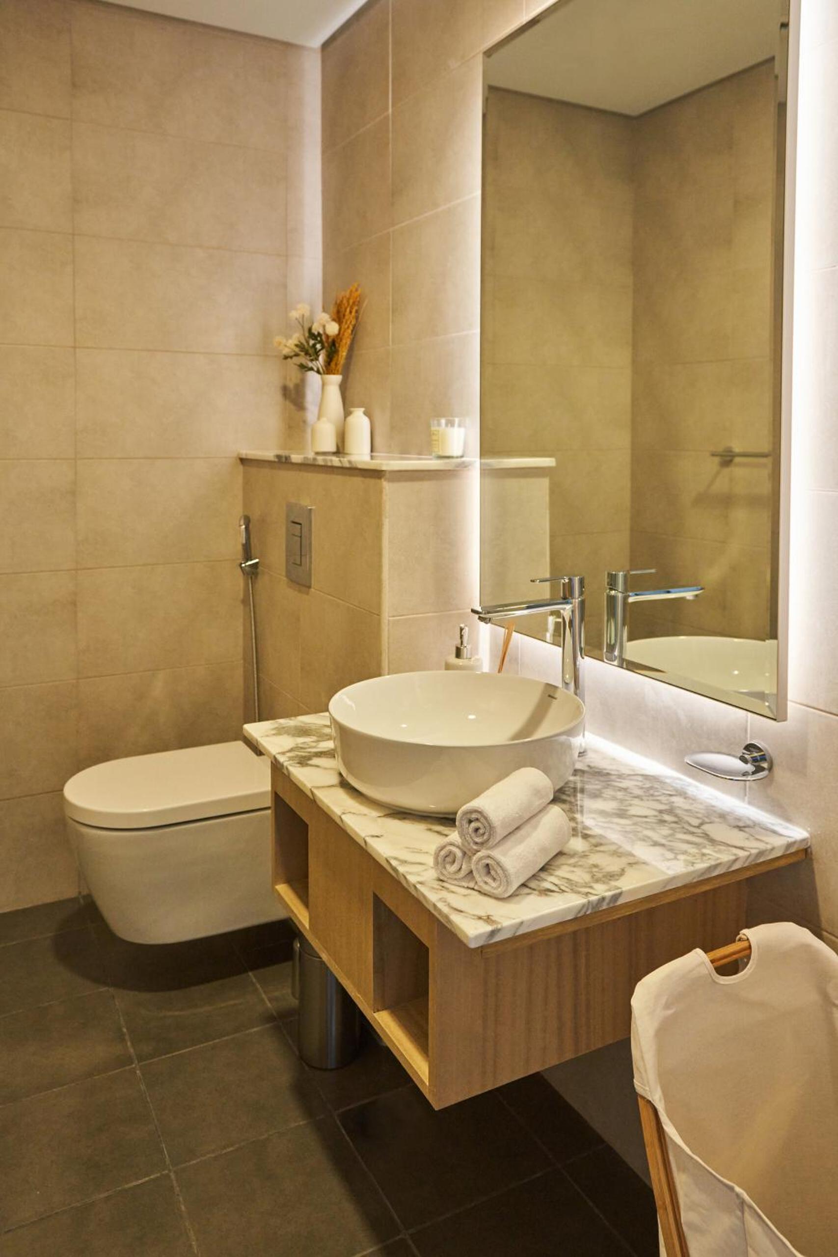 Paramount - Luxury 2BR Apartments with Burj or Sea Views - Access to the Infinity Pool on 64th Floor
