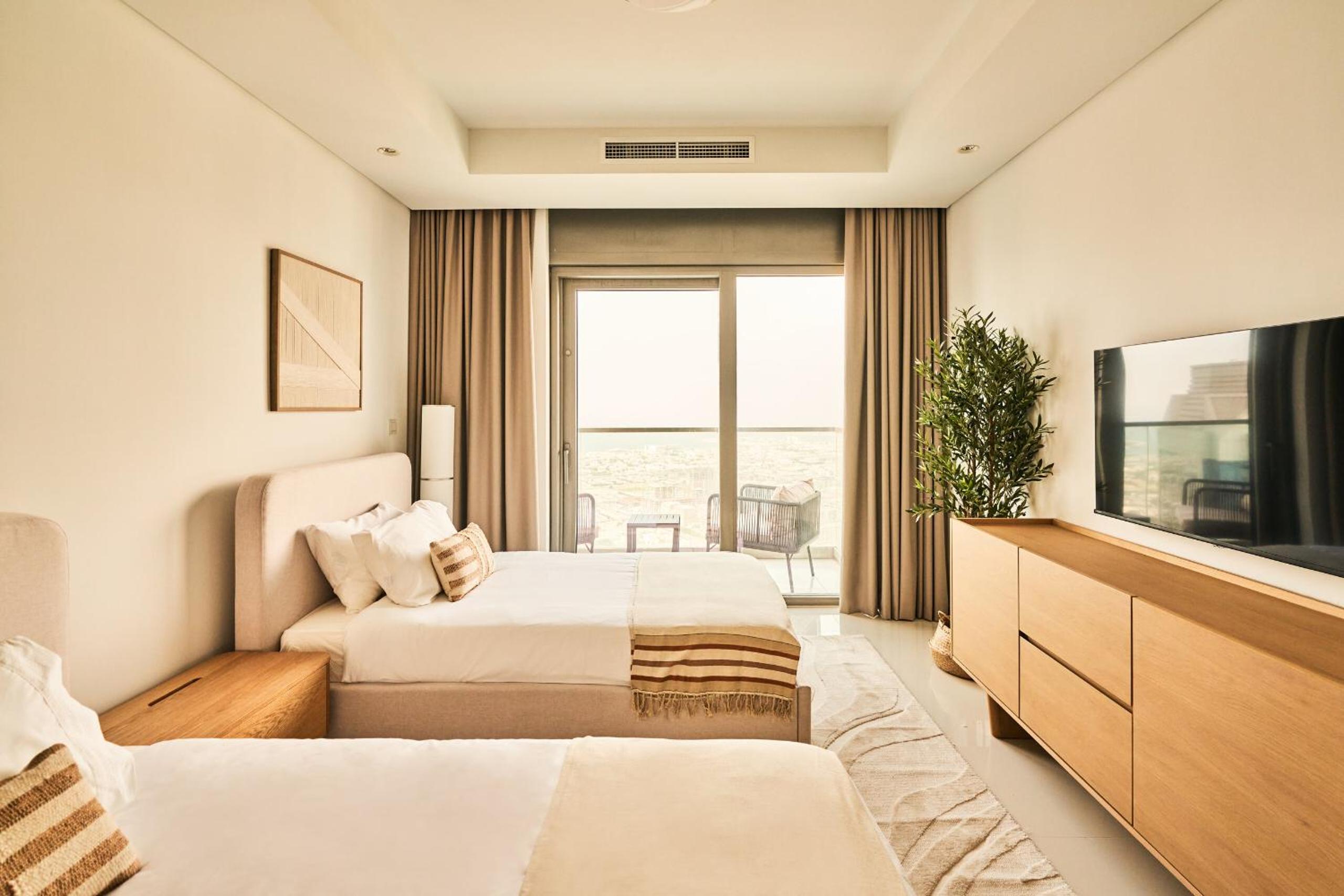 Paramount - Luxury 2BR Apartments with Burj or Sea Views - Access to the Infinity Pool on 64th Floor