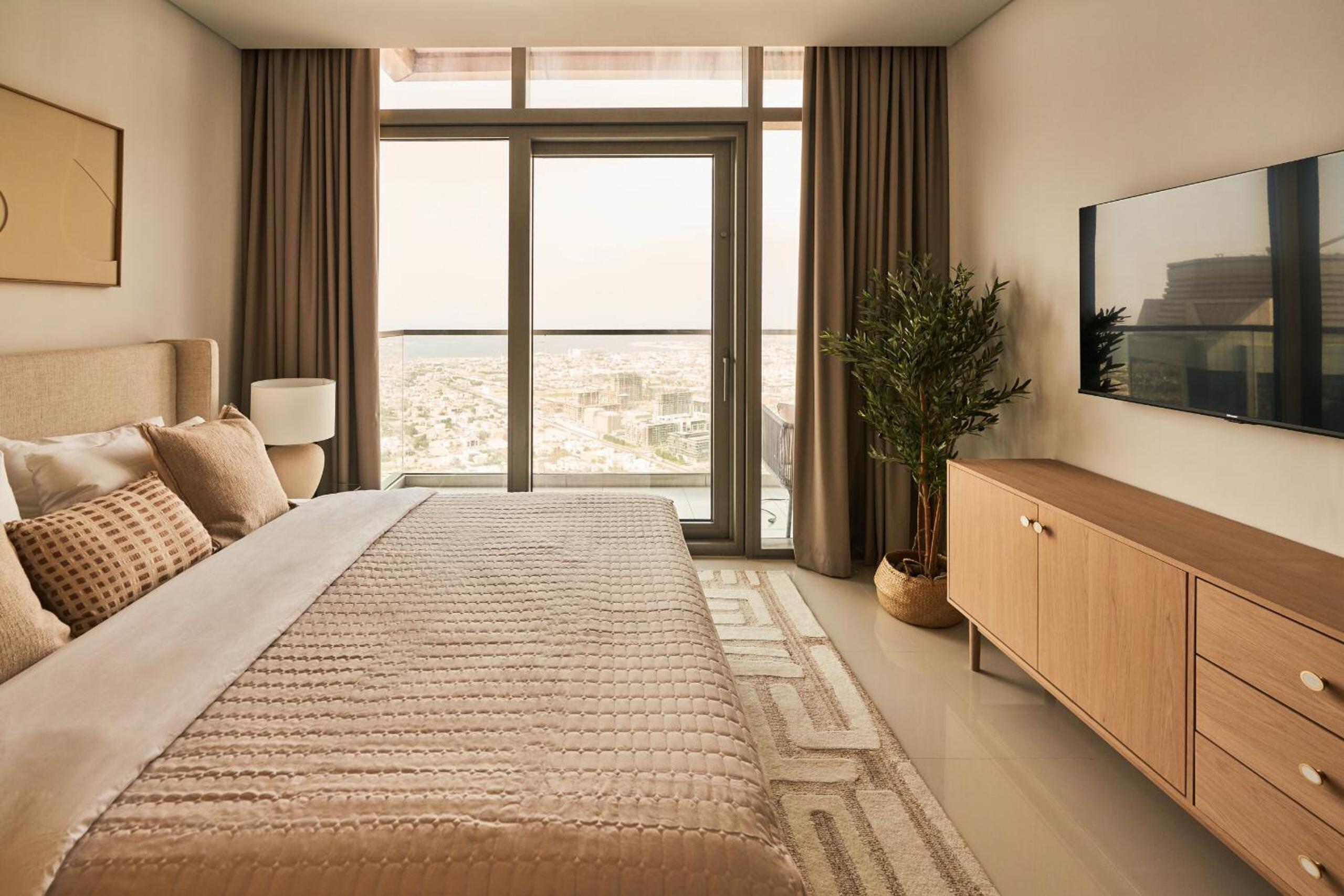Paramount - Luxury 2BR Apartments with Burj or Sea Views - Access to the Infinity Pool on 64th Floor