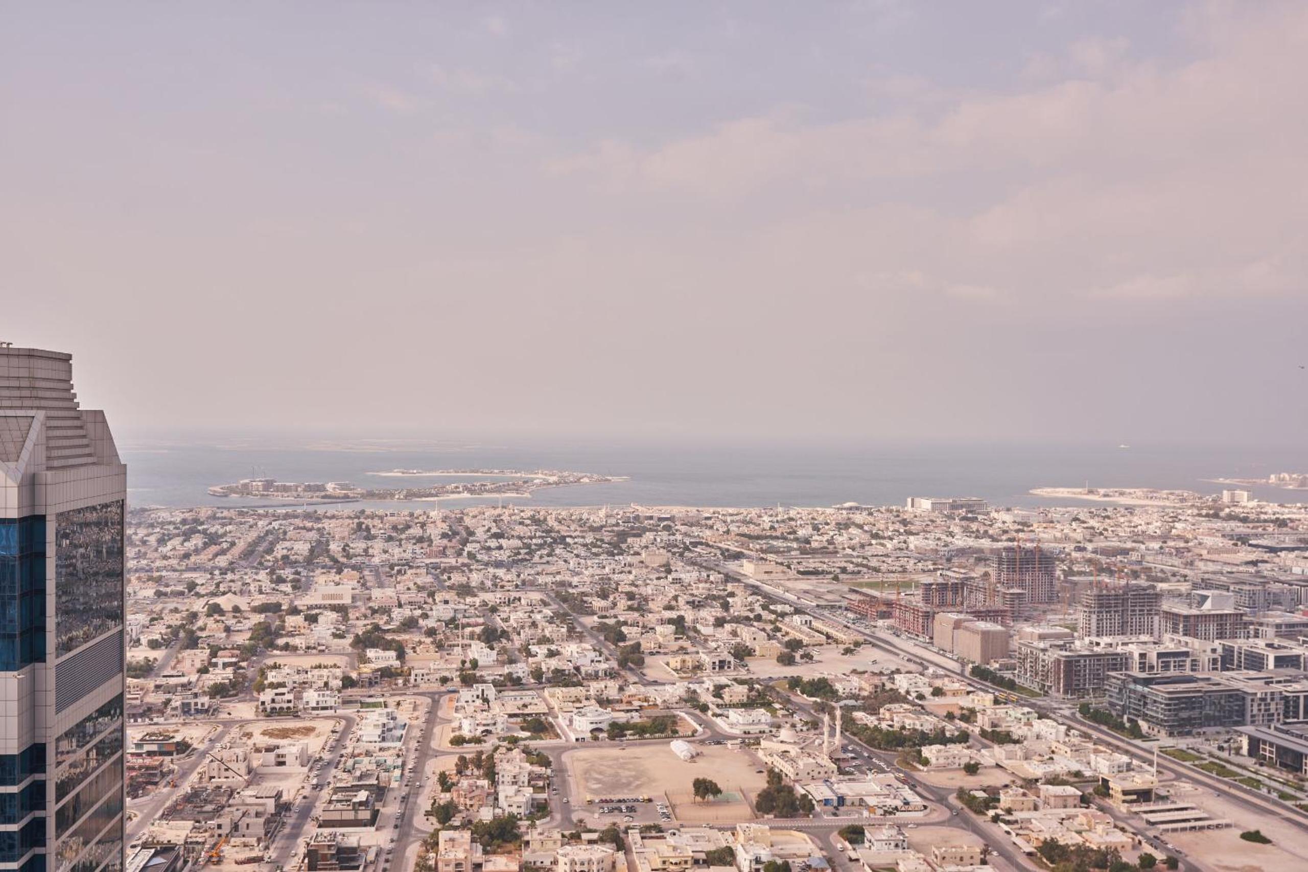 Paramount - Luxury 2BR Apartments with Burj or Sea Views - Access to the Infinity Pool on 64th Floor